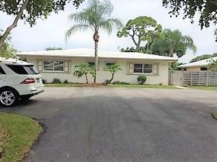 680 Hastings St, Boca Raton, FL 33487-3909