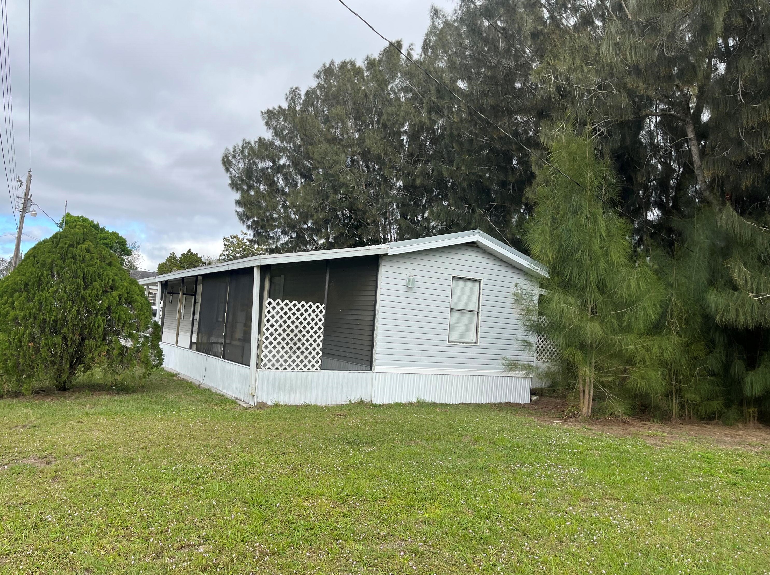5958 94th Trl, Okeechobee, FL 34974-1438
