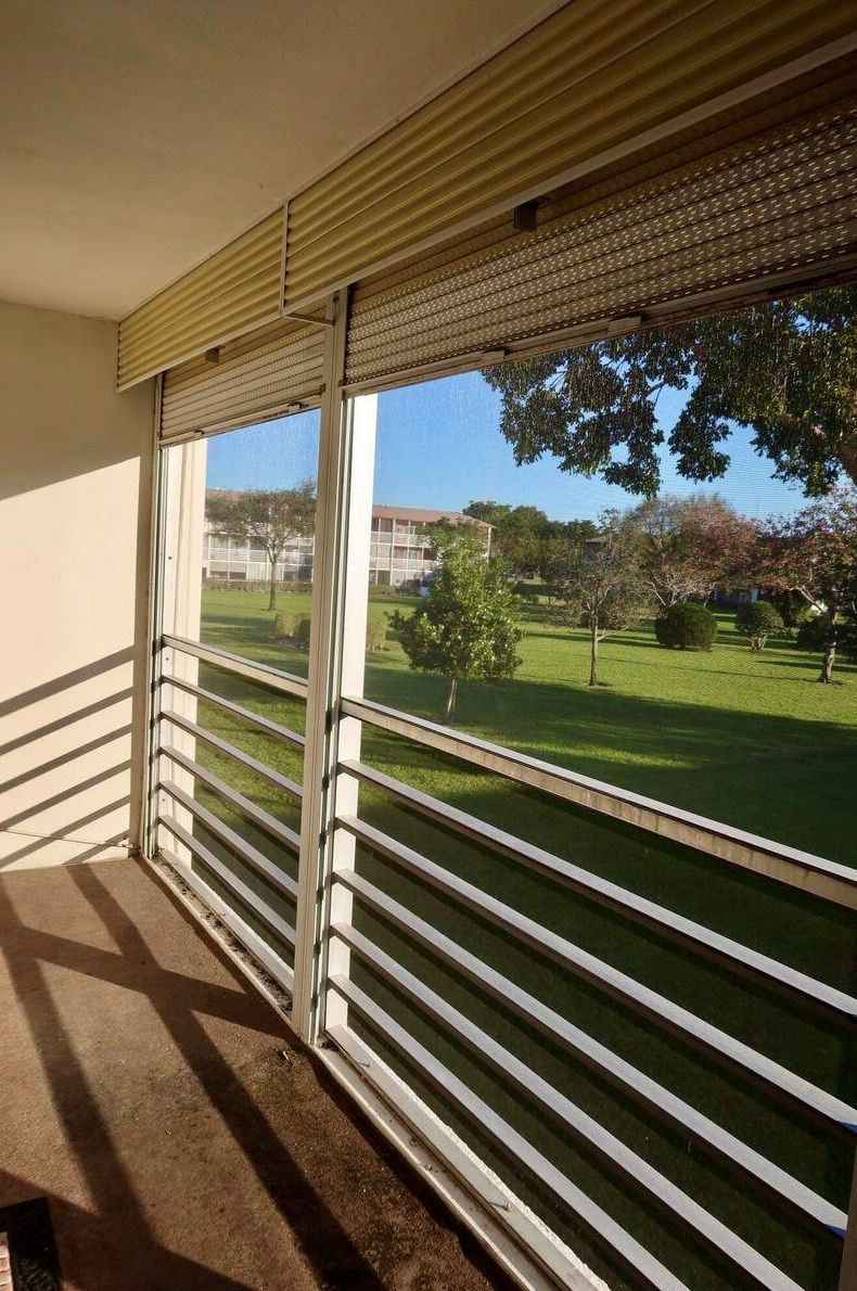 405 Brighton J, Boca Raton FL 33434-2942 exterior