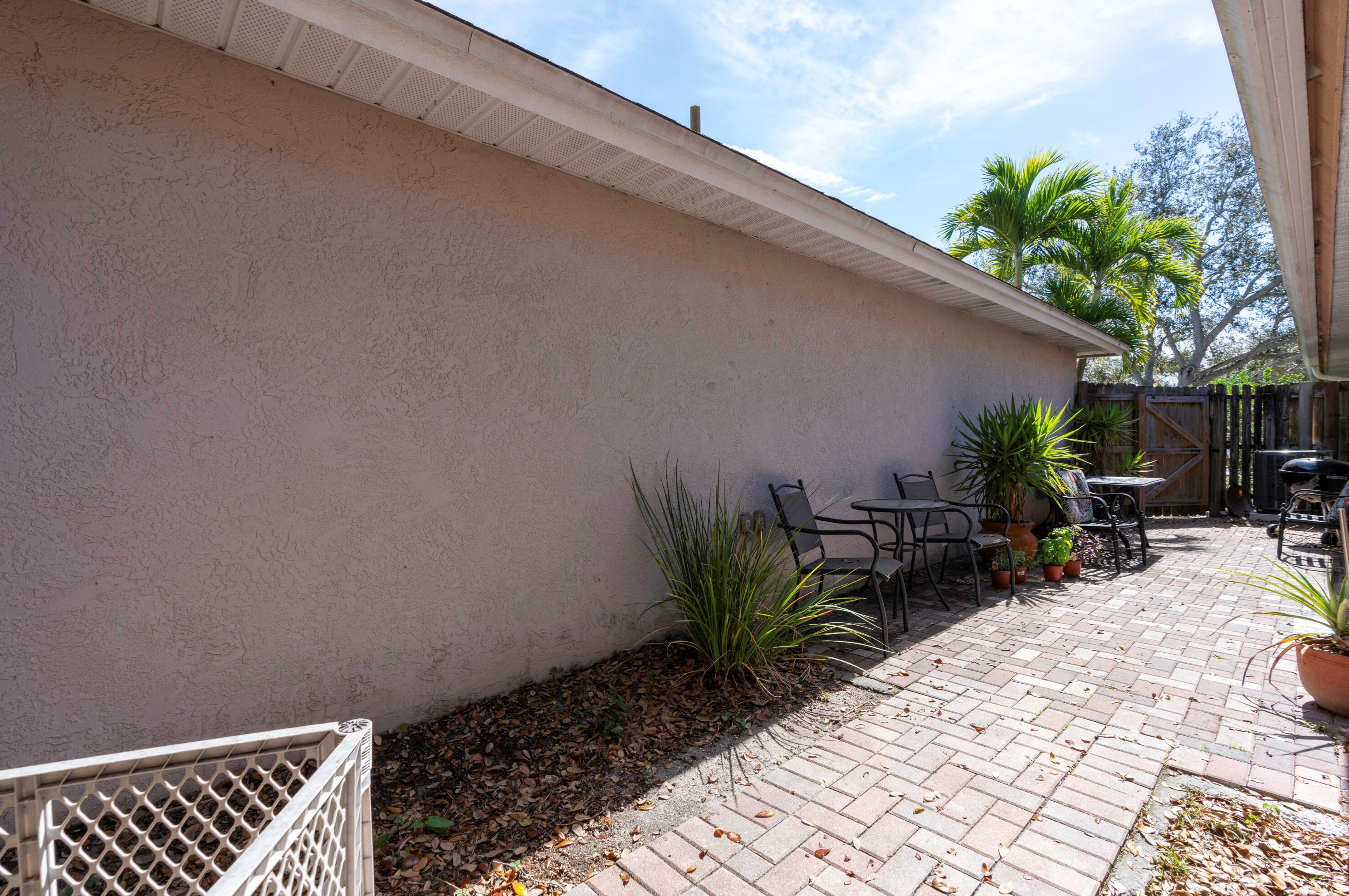 482 10th Pl, Vero Beach FL  32960-6818 exterior