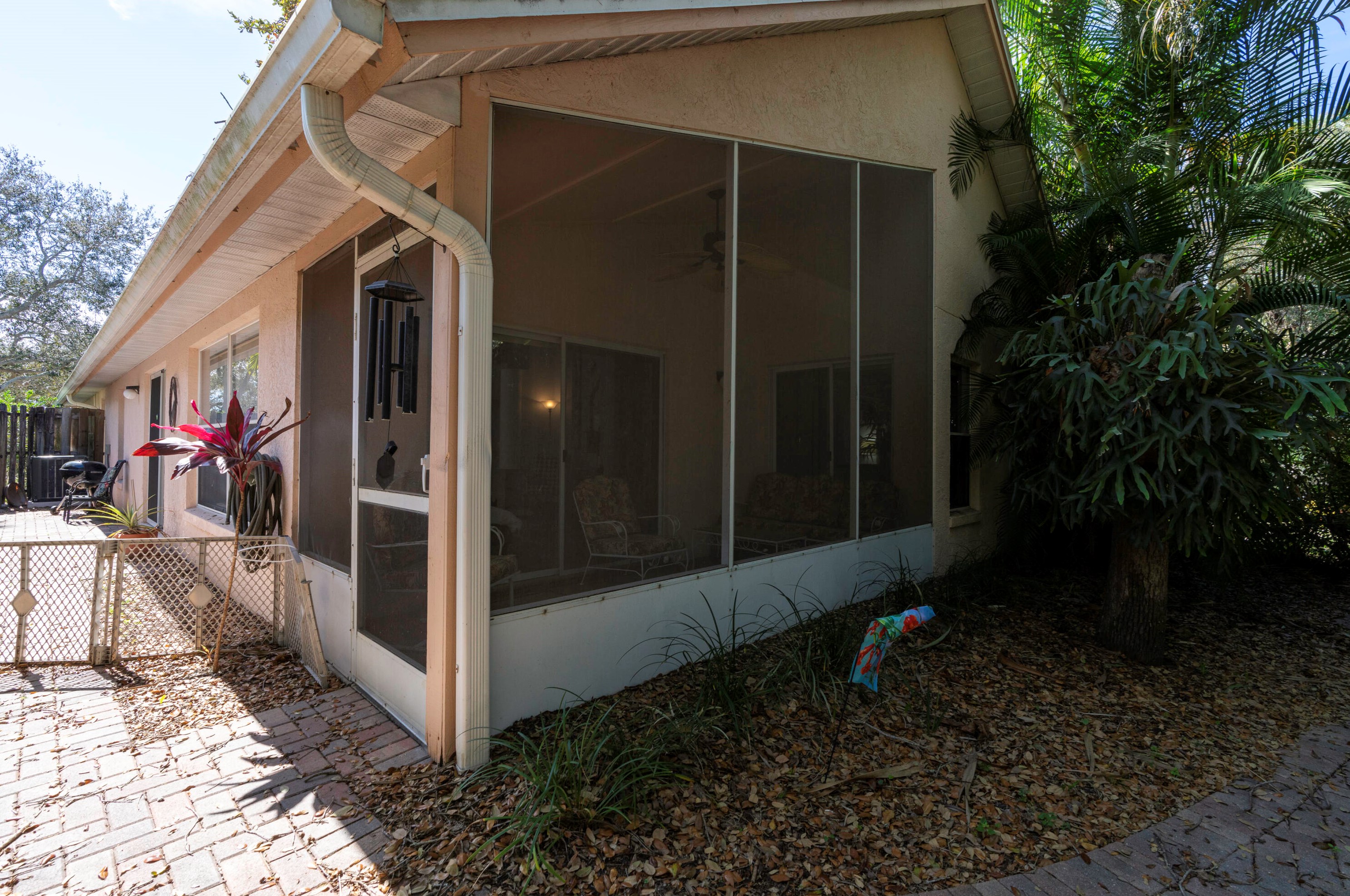 482 10th Pl, Vero Beach FL  32960-6818 exterior