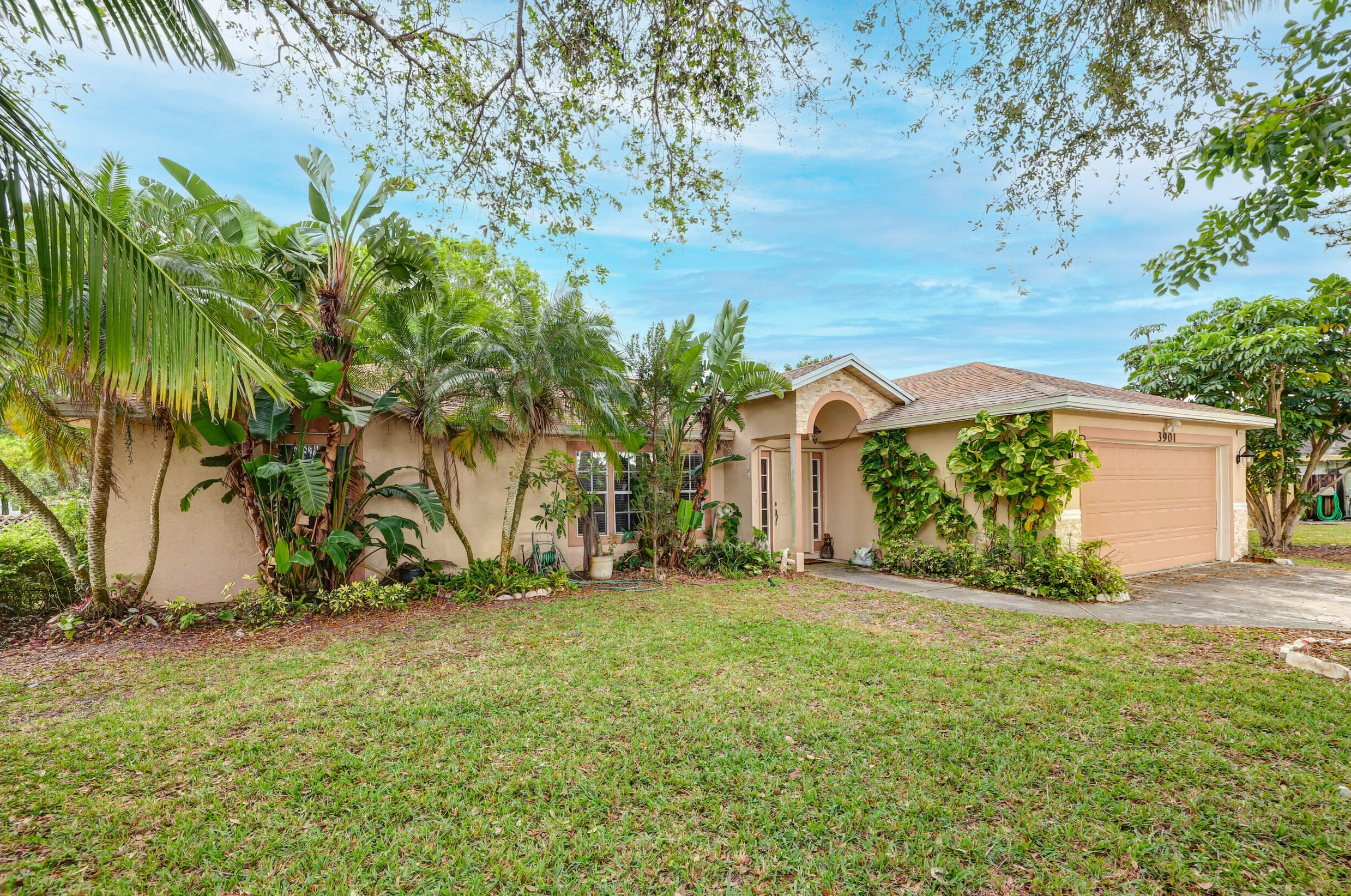 3901 Jarmer Rd, Fort Pierce, FL 34953-3648