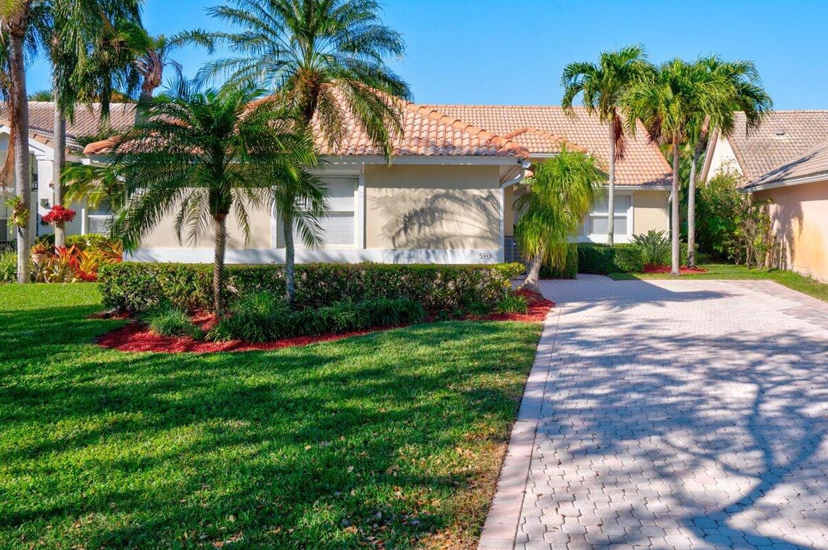 5343 Grande Palm Cir, Delray Beach, FL 33484