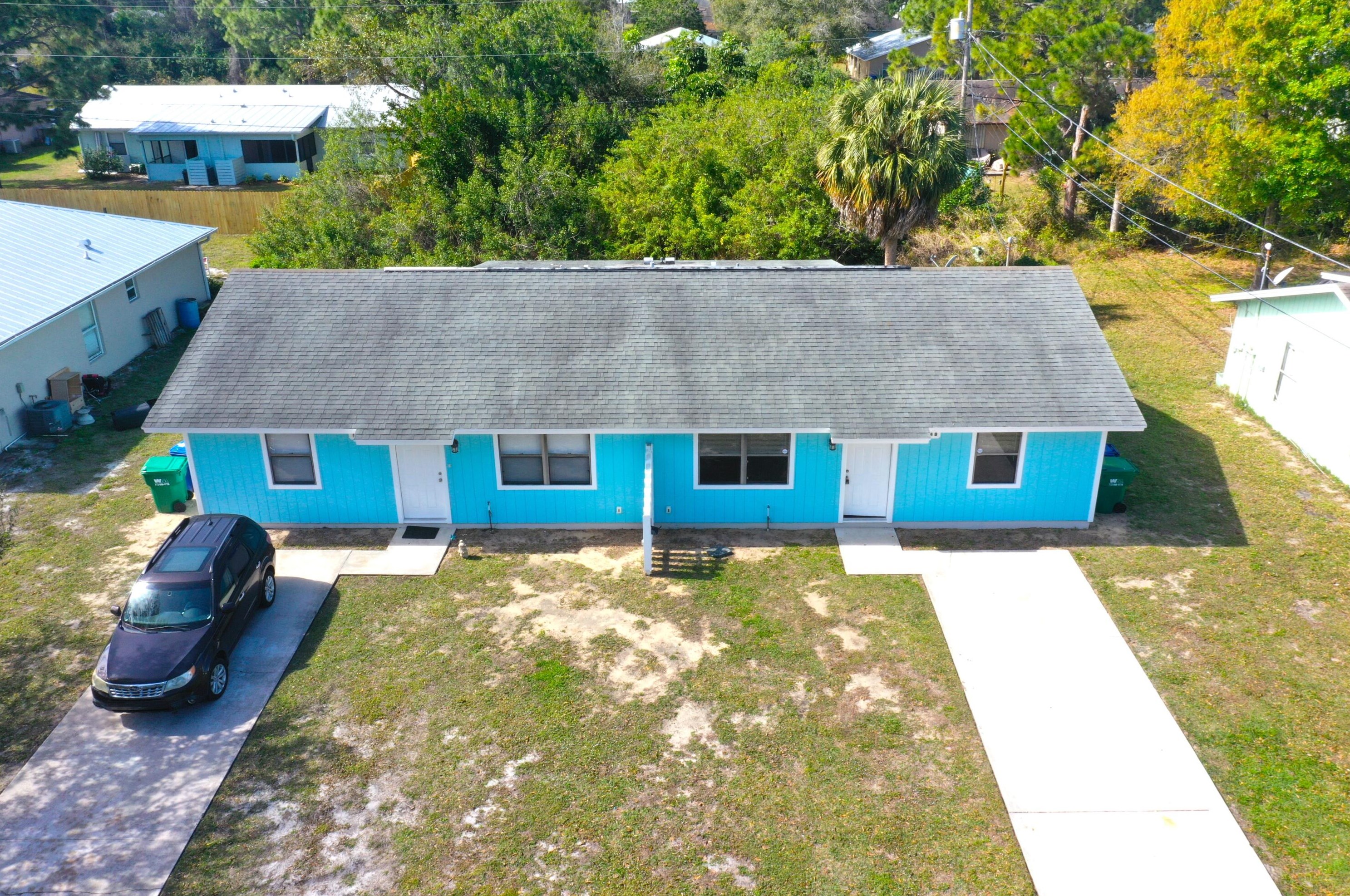 124 Admiral Cir, Sebastian, FL 32958-5662