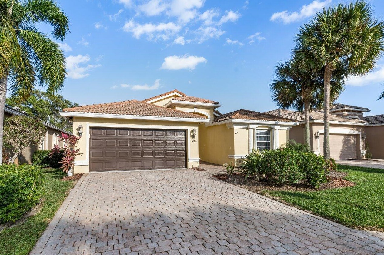 6586 Via Dante, Lake Worth, FL 33467-5912