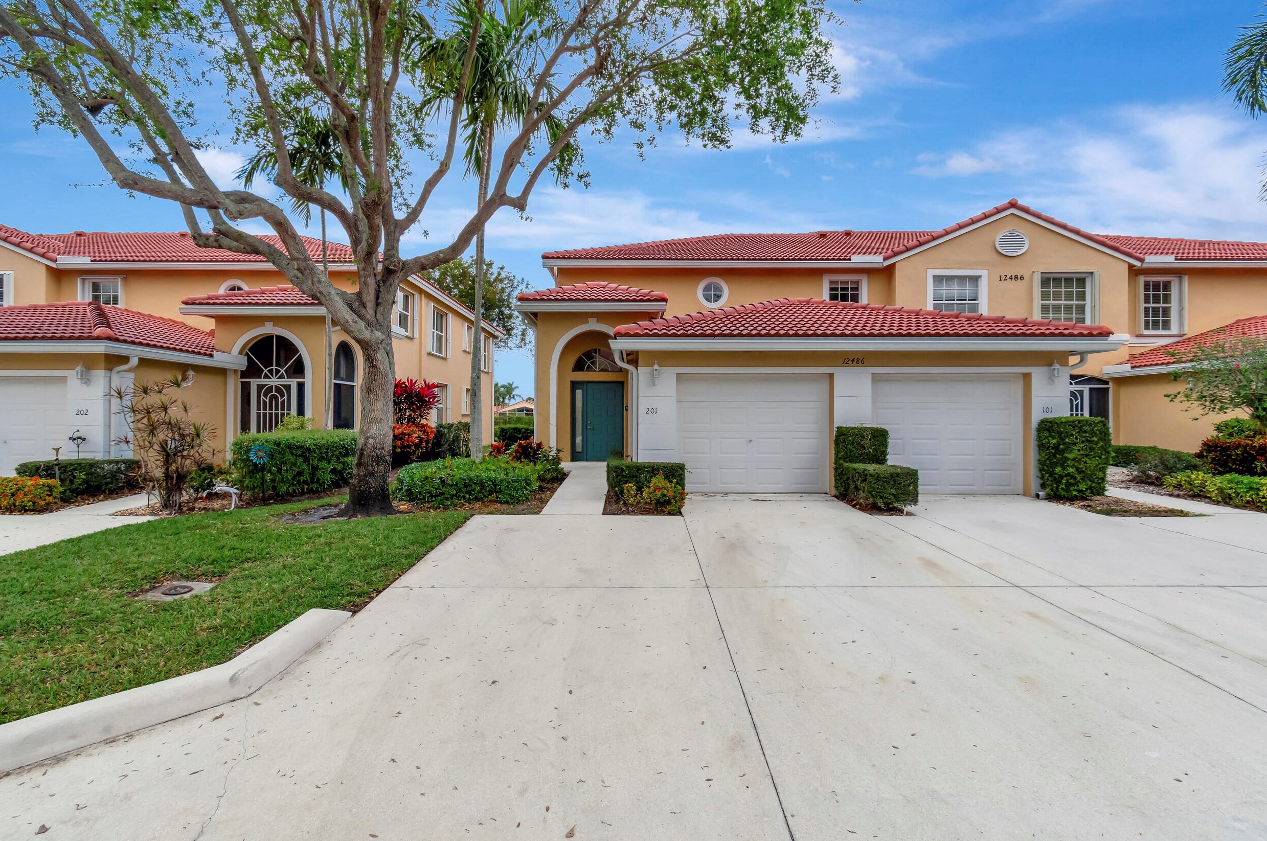 12486 Crystal Pointe Dr #201, Boynton Beach, FL 33437