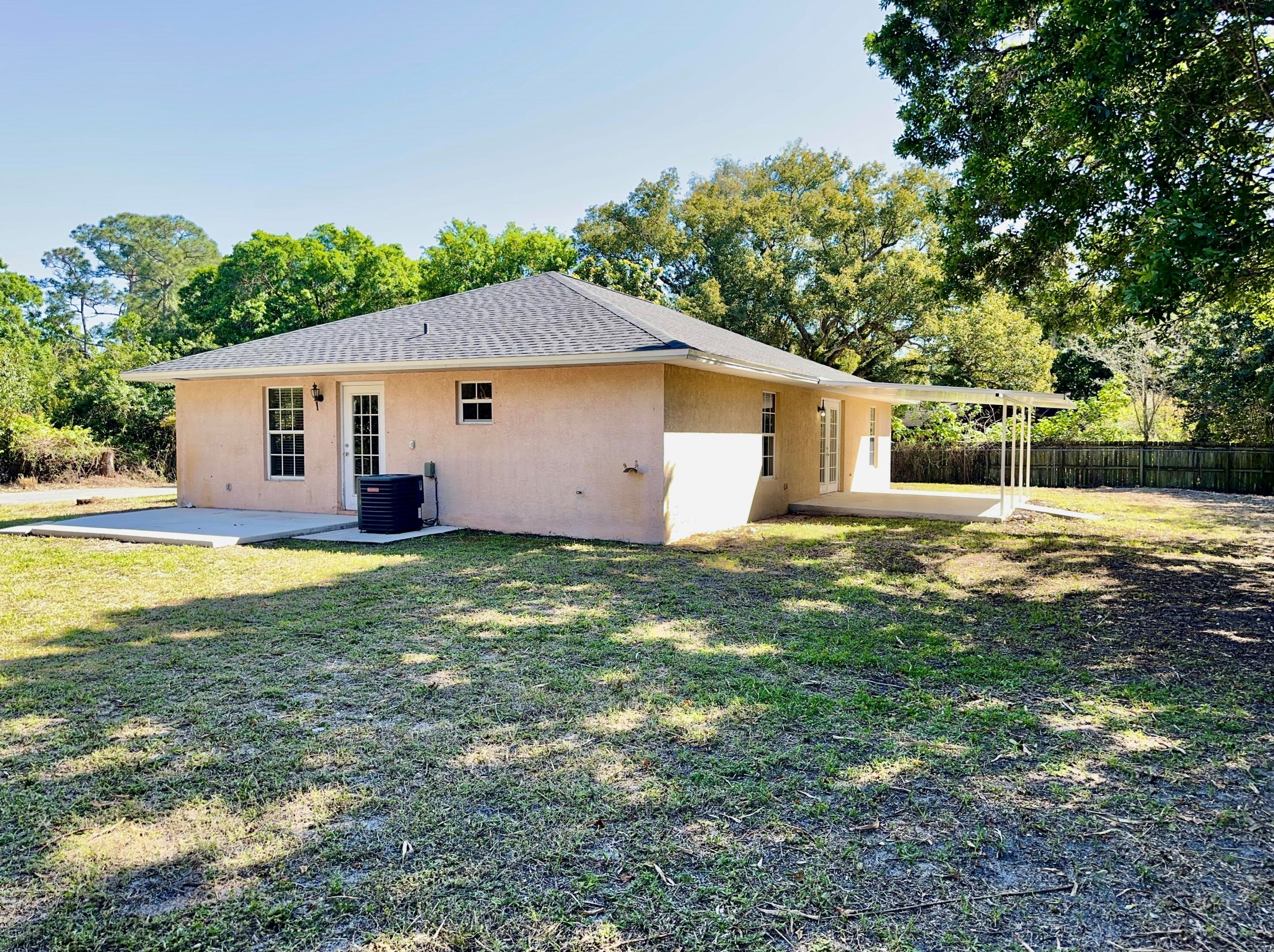 620 W Weatherbee Rd, Fort Pierce, FL 34982
