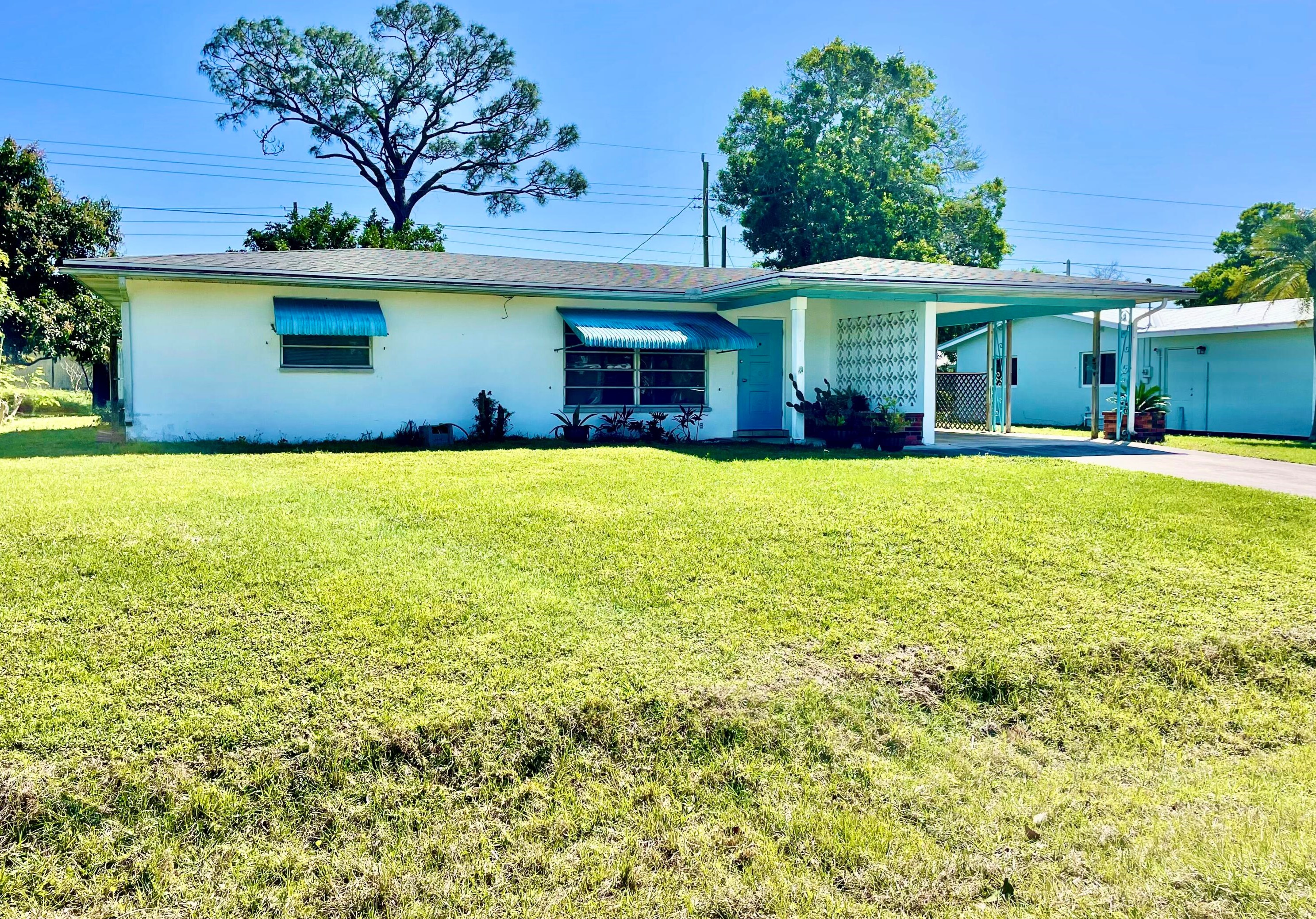 325 Shady Ln, Port Saint Lucie, FL 34952