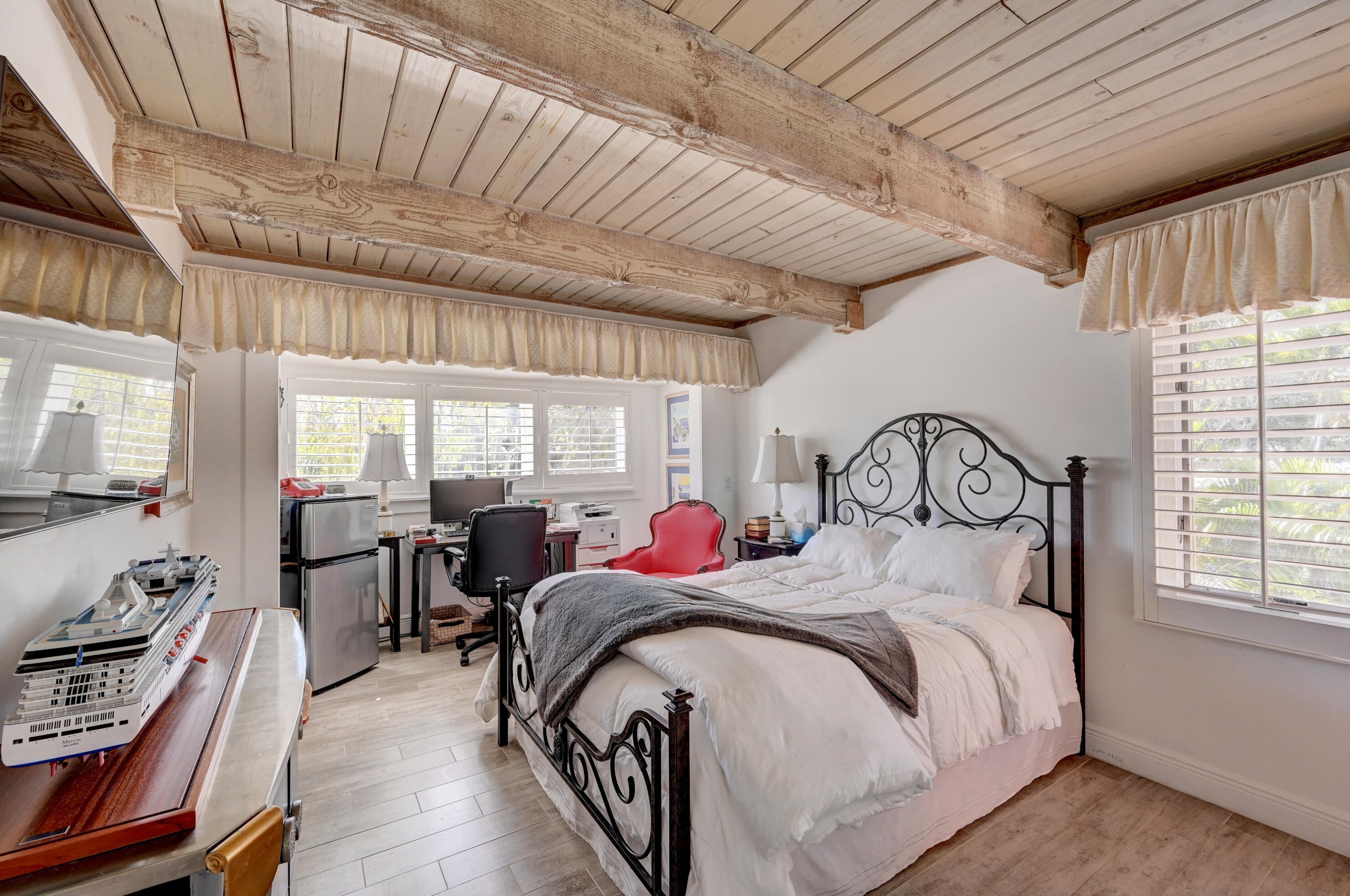 665 Forsyth St, Boca Raton FL 33487-3202 exterior