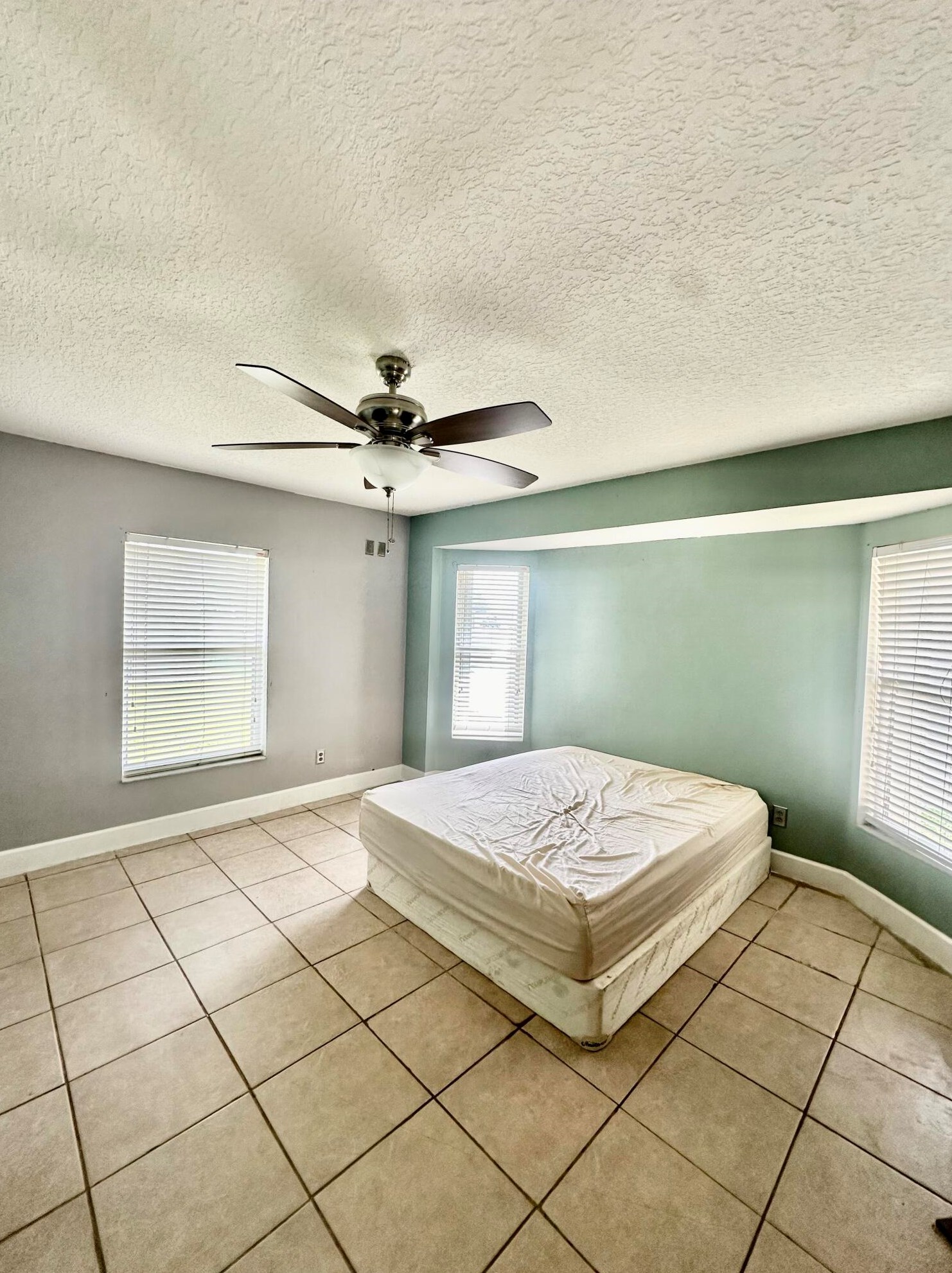 711 Virginia St, Fort Pierce FL  34983-1148 exterior