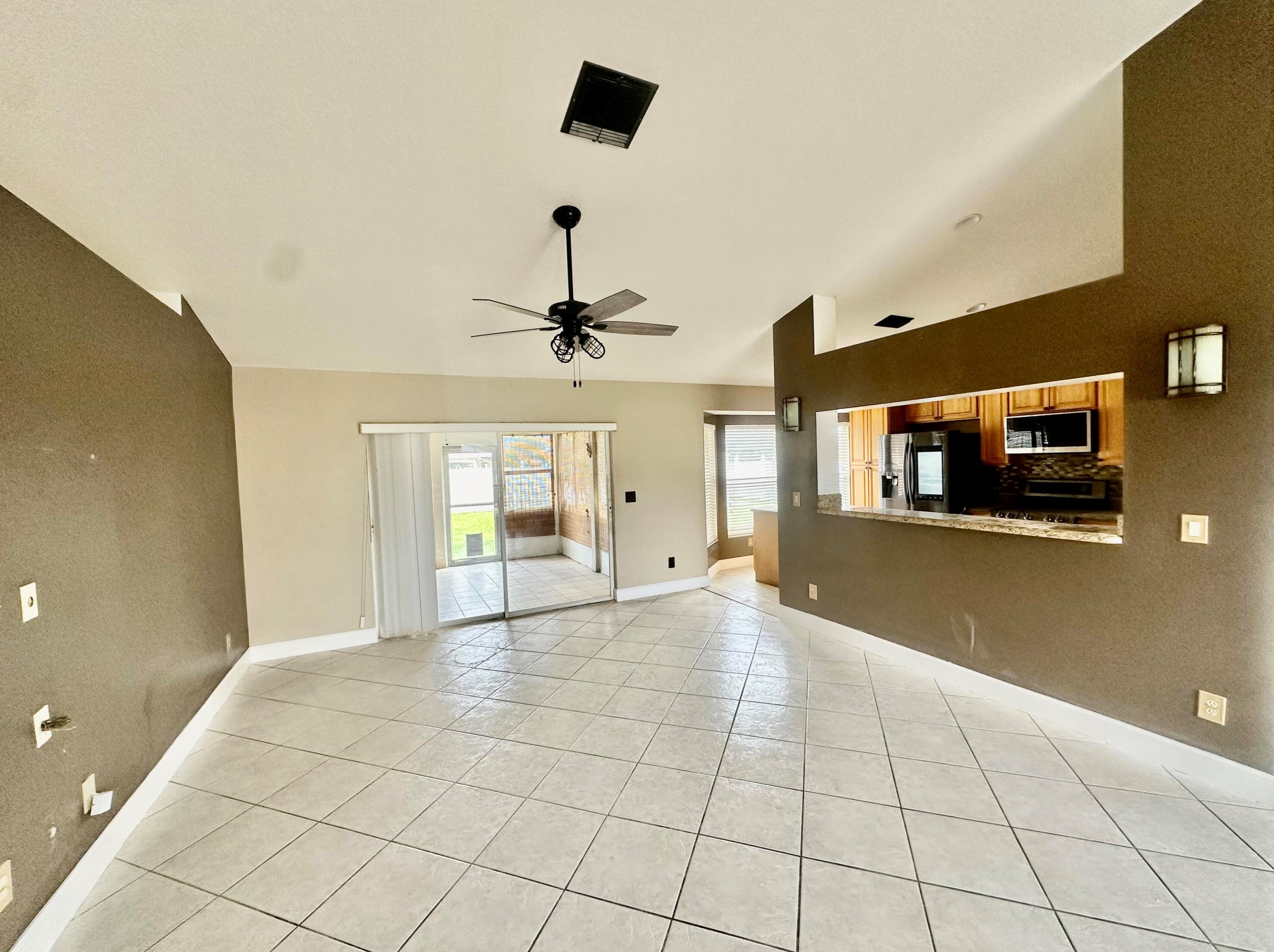 711 Virginia St, Fort Pierce FL  34983-1148 exterior