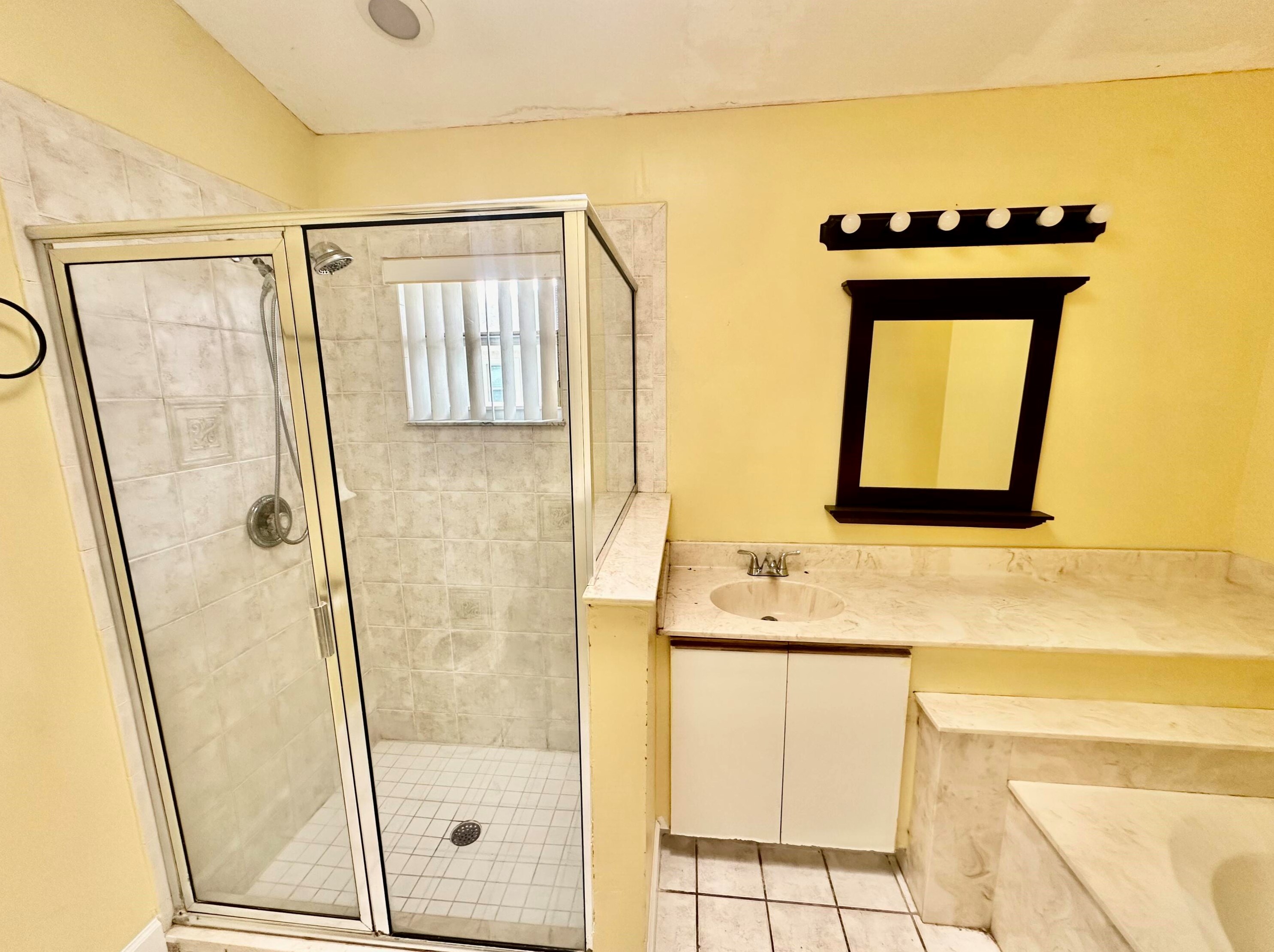 711 Virginia St, Fort Pierce FL  34983-1148 exterior