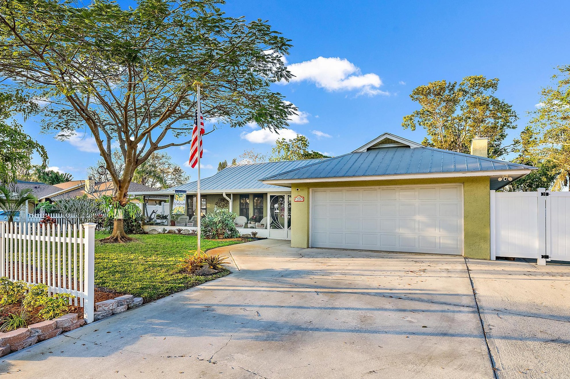 205 Inwood Ave, Fort Pierce, FL 34984-4920