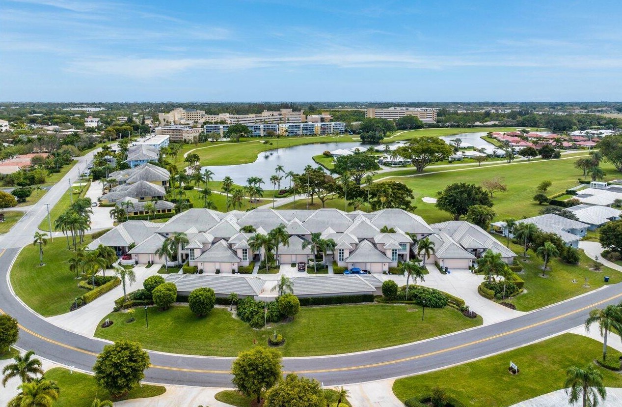 196 Orange Tree Dr, Lake Worth FL 33462-1185 exterior