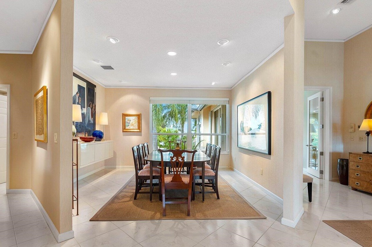 196 Orange Tree Dr, Lake Worth FL 33462-1185 exterior