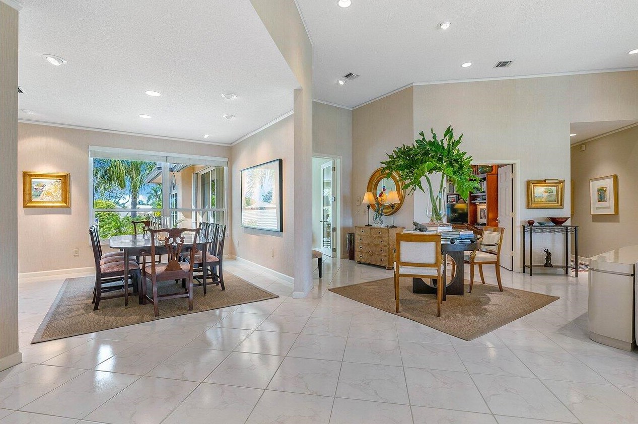 196 Orange Tree Dr, Lake Worth FL 33462-1185 exterior