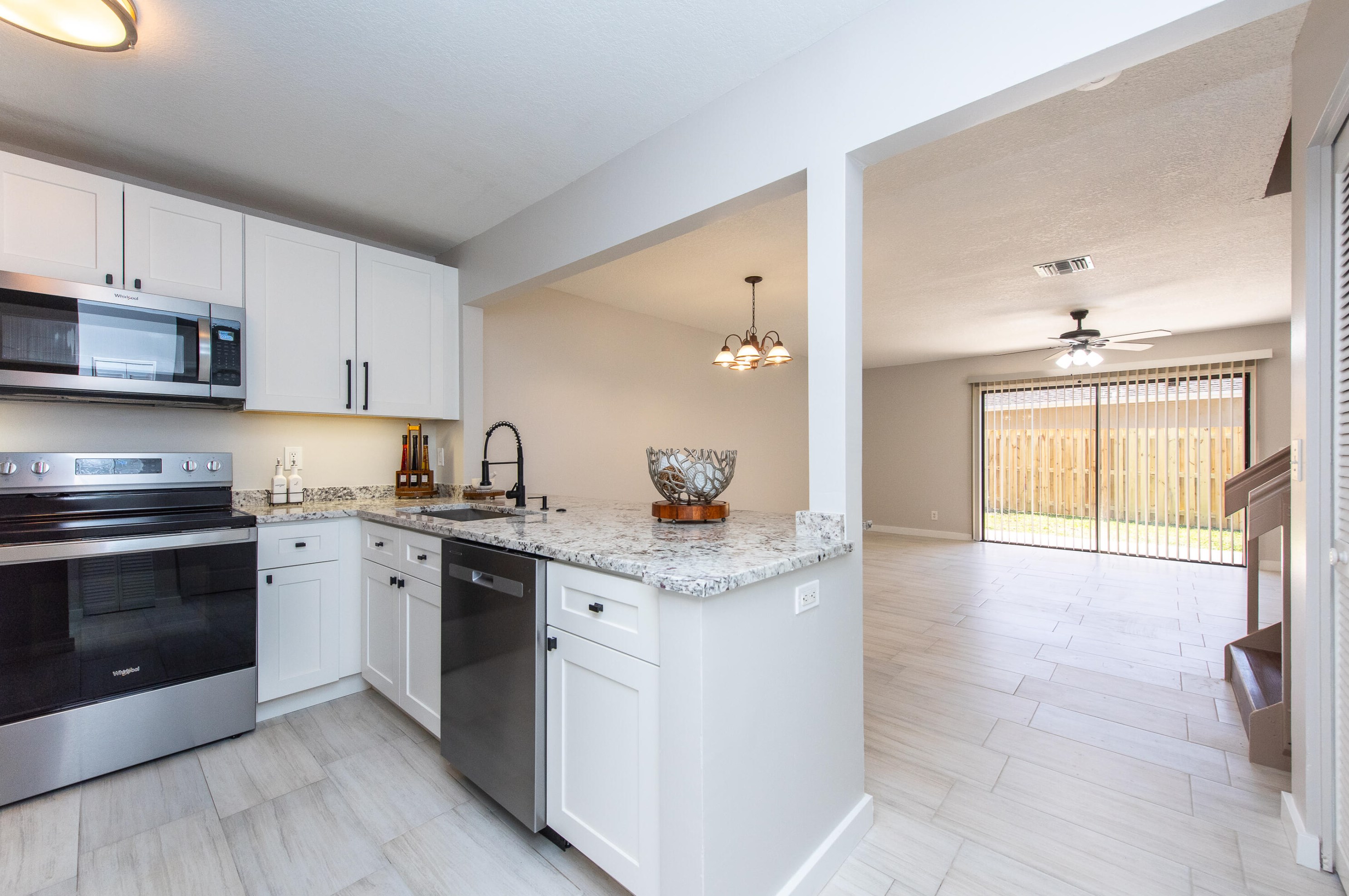 13861 Folkestone Cir Apt D, West Palm Beach, FL