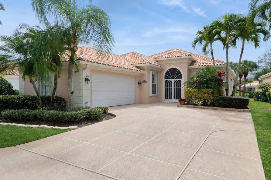 7670 Quida Dr, West Palm Beach, FL 33411-5806