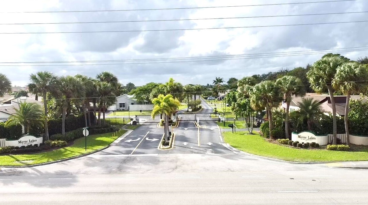 5254 Mirror Lakes Blvd, Boynton Beach, FL 33472-1210