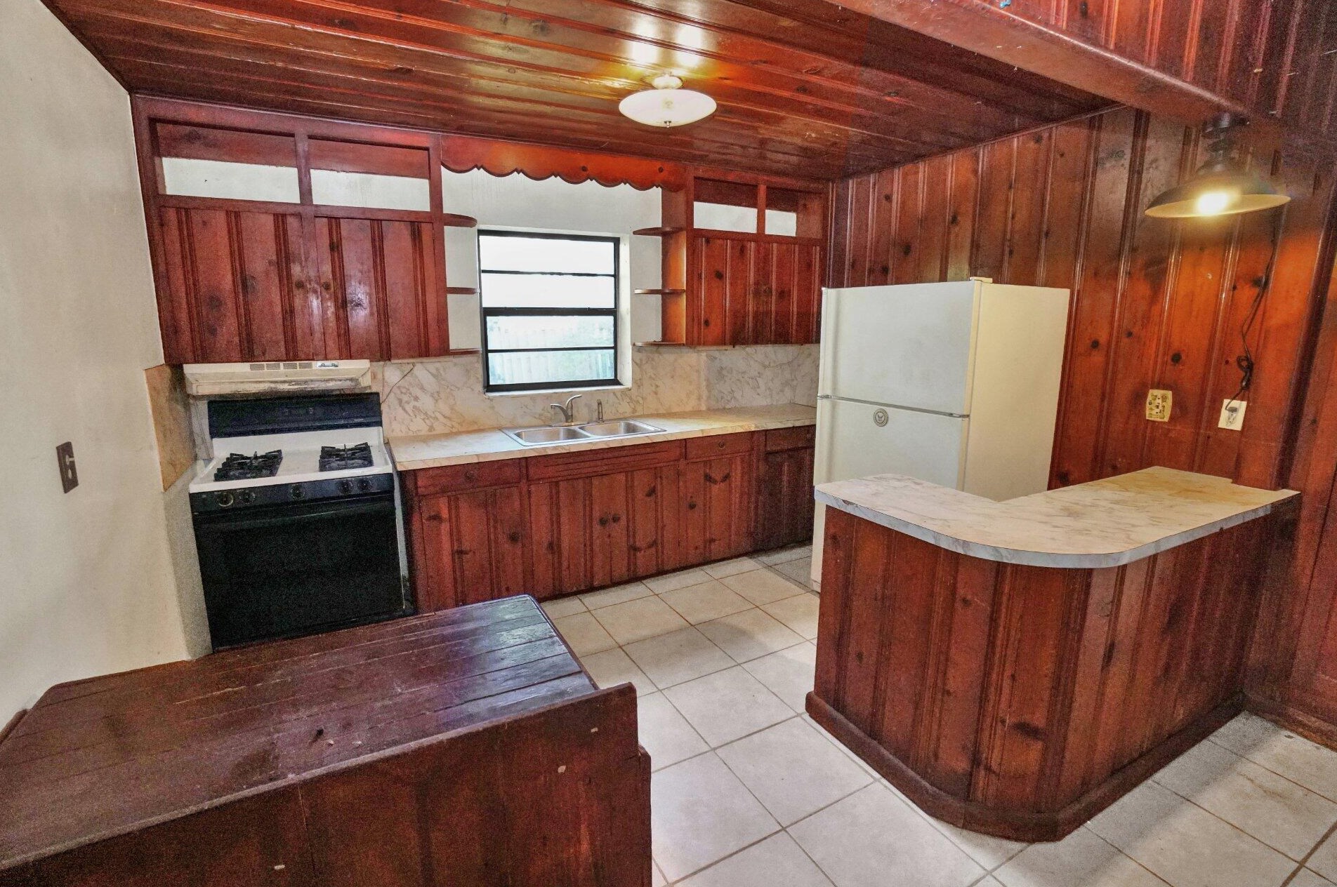 405 Fleming Ave, Lake Worth FL 33463-1900 exterior