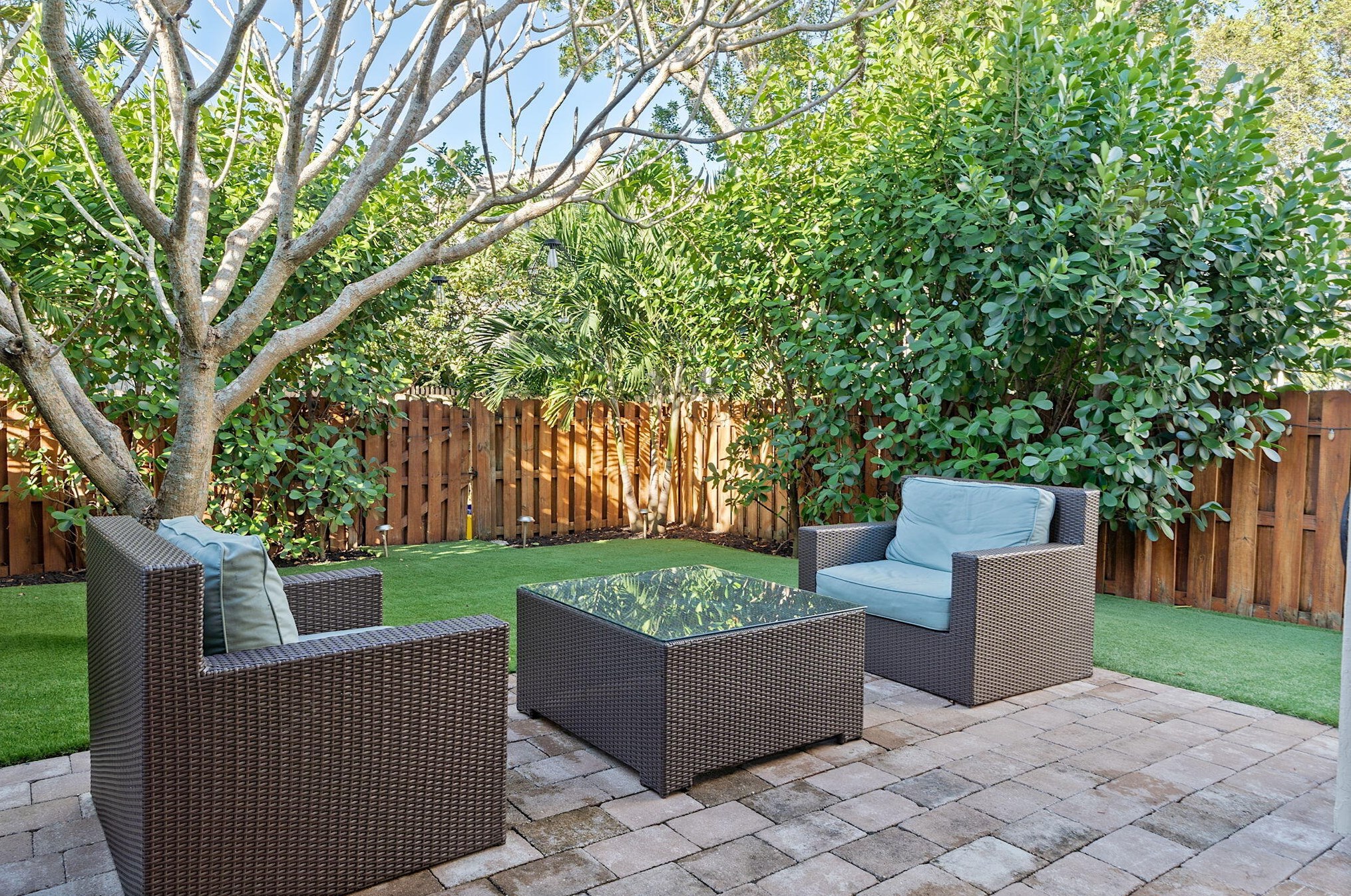 9843 Lago Dr, Boynton Beach FL  33472-2771 exterior