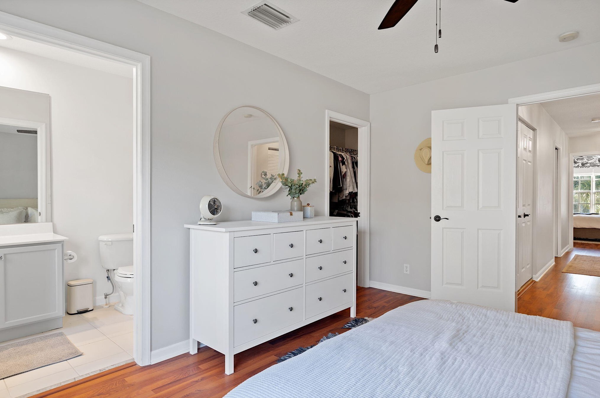 9843 Lago Dr, Boynton Beach FL  33472-2771 exterior