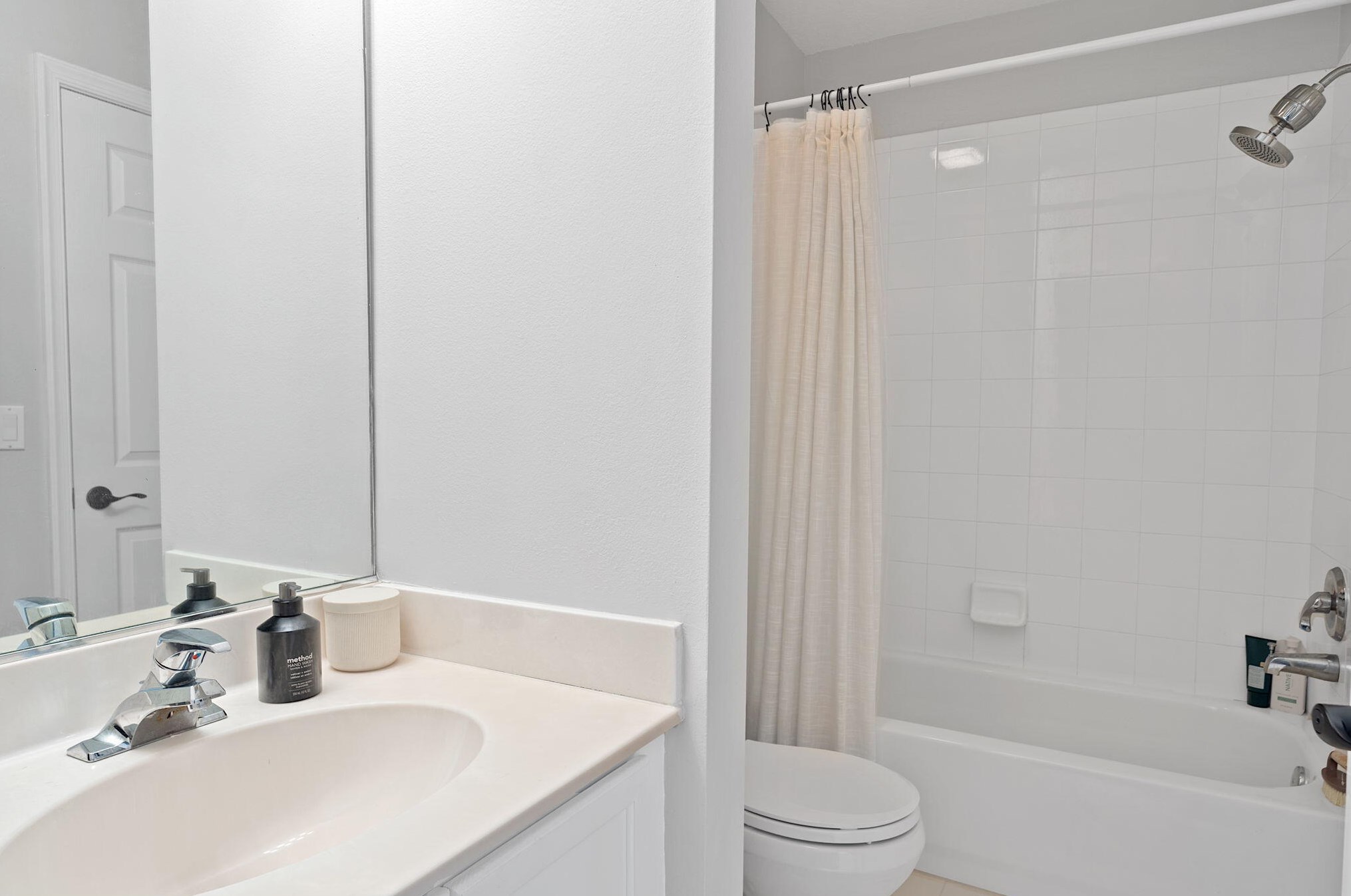 9843 Lago Dr, Boynton Beach FL  33472-2771 exterior