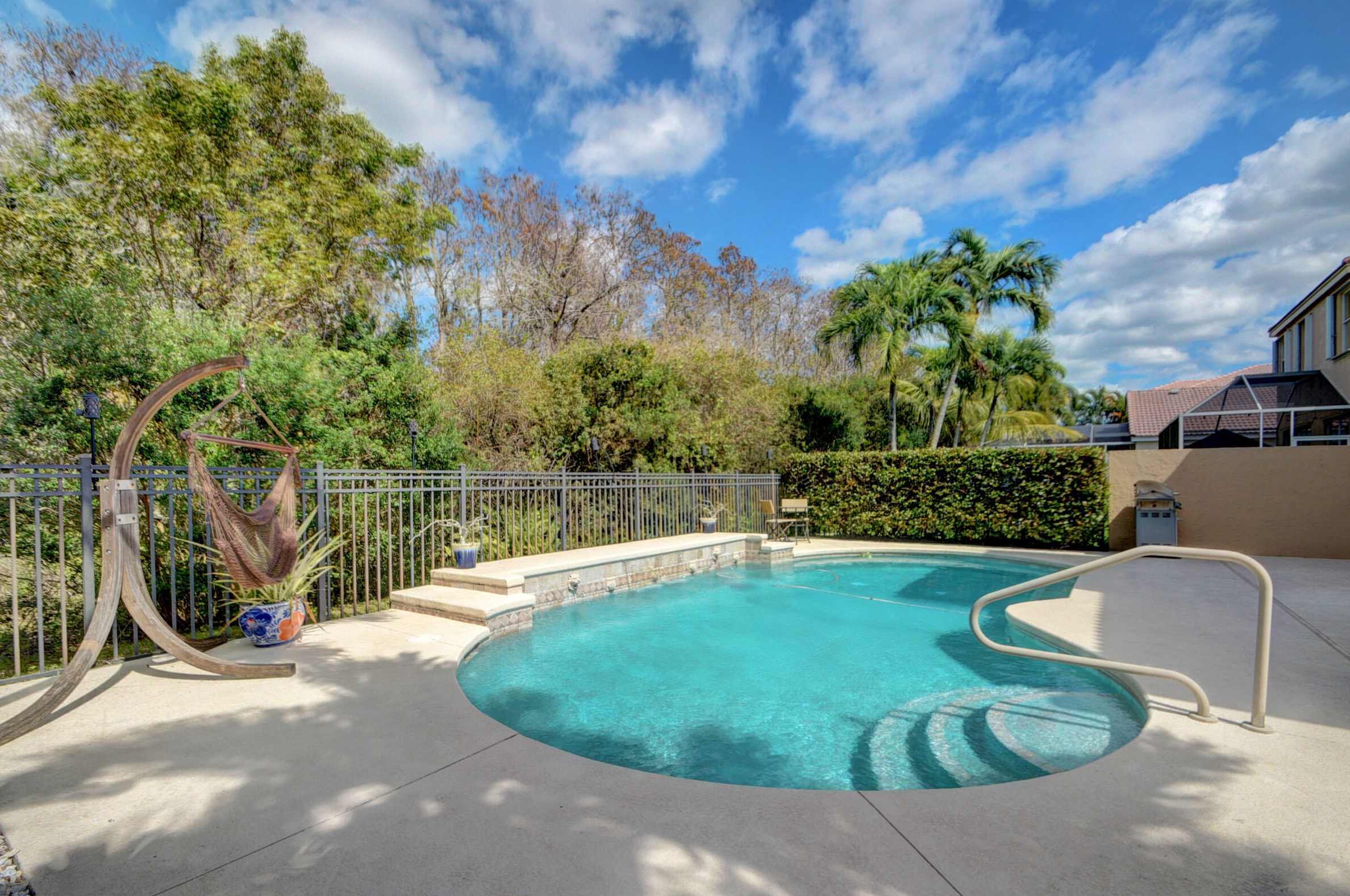 7565 Kingsley Ct, Lake Worth FL  33467-7327 exterior