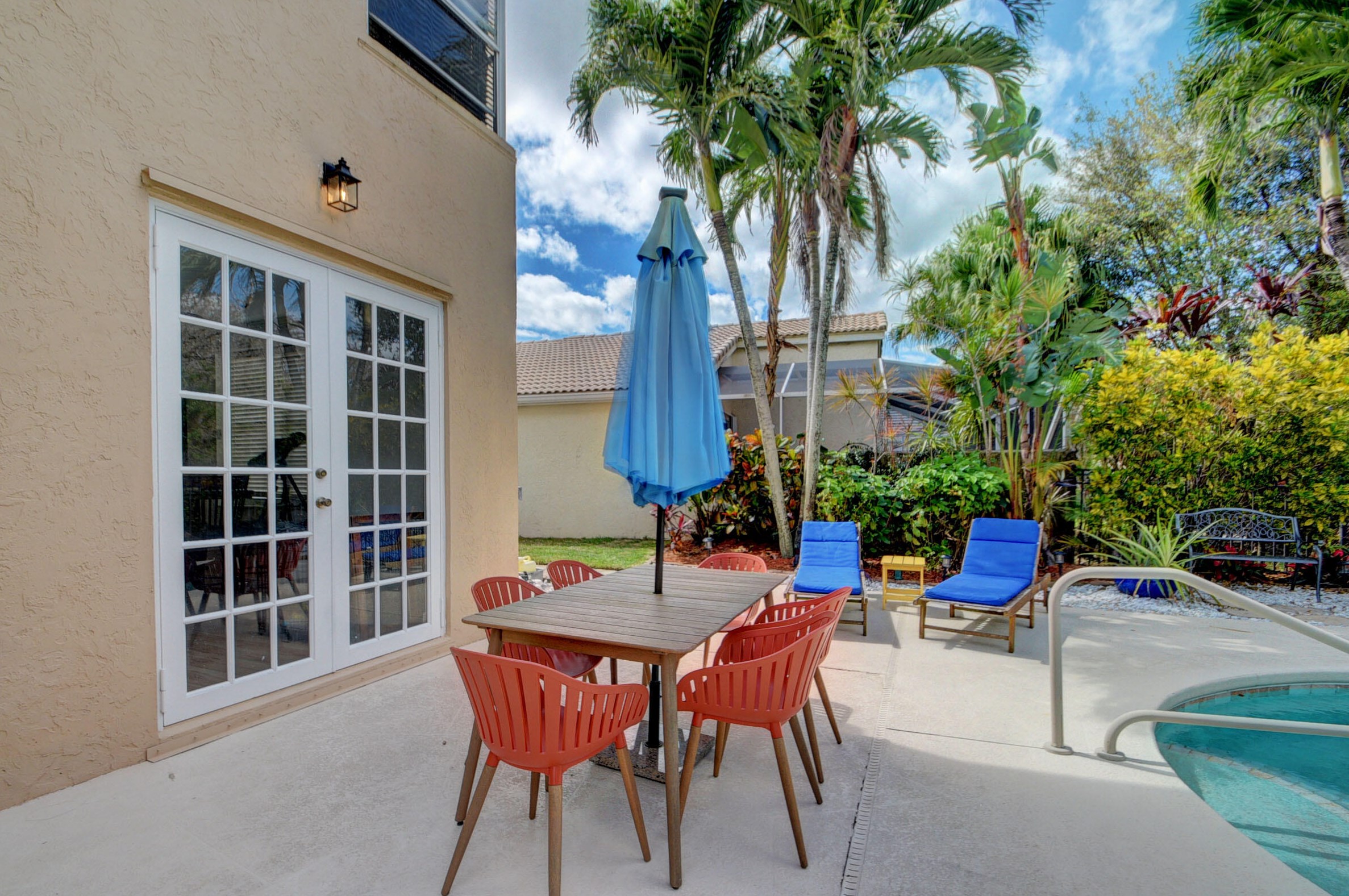 7565 Kingsley Ct, Lake Worth FL  33467-7327 exterior