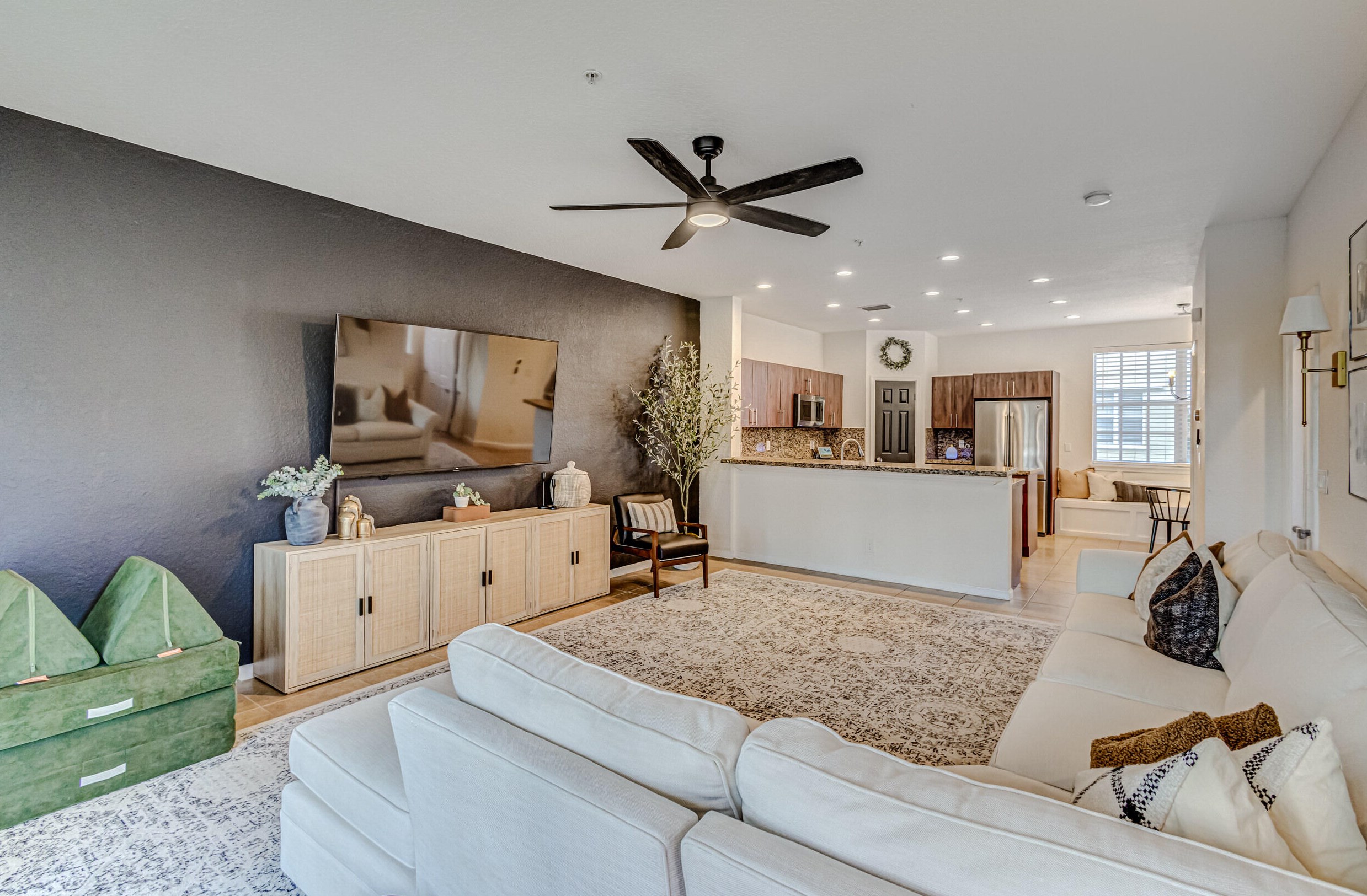 451 Schoolhouse Rd, Jupiter FL  33458-2889 exterior