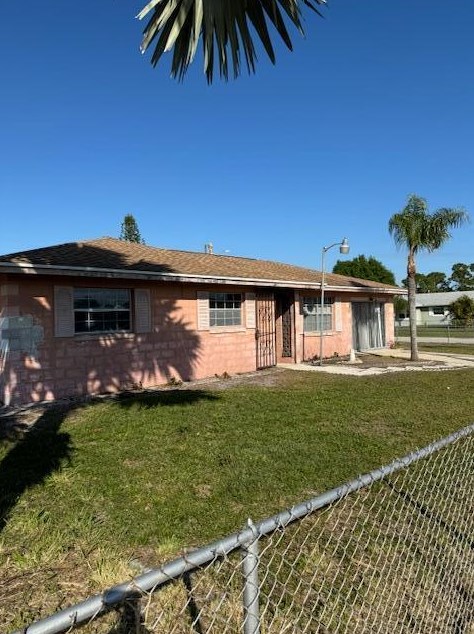 2707 Essex Ct, Fort Pierce, FL 34946-1146
