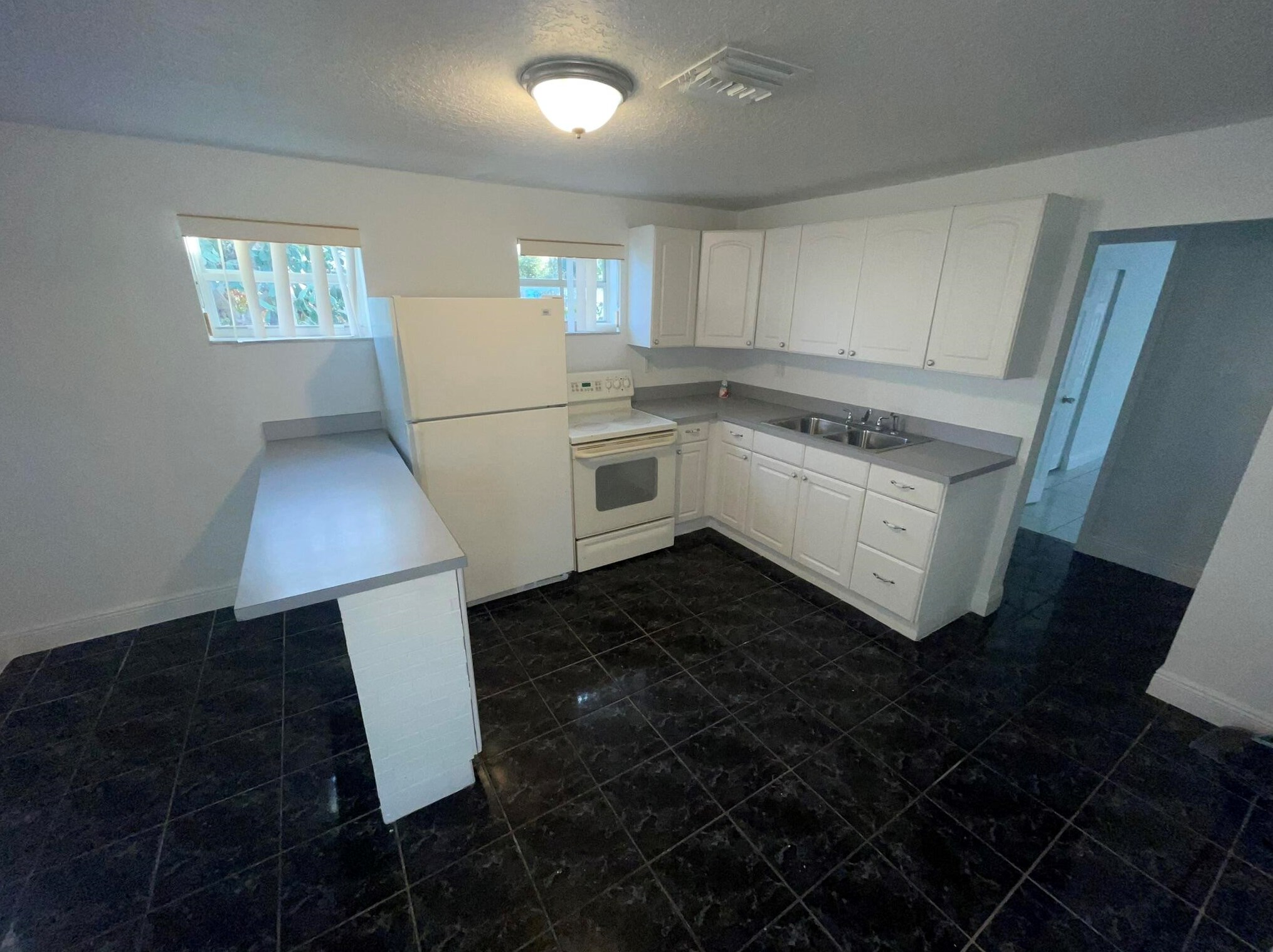 7927 Coral St, Lake Worth FL  33462-6103 exterior