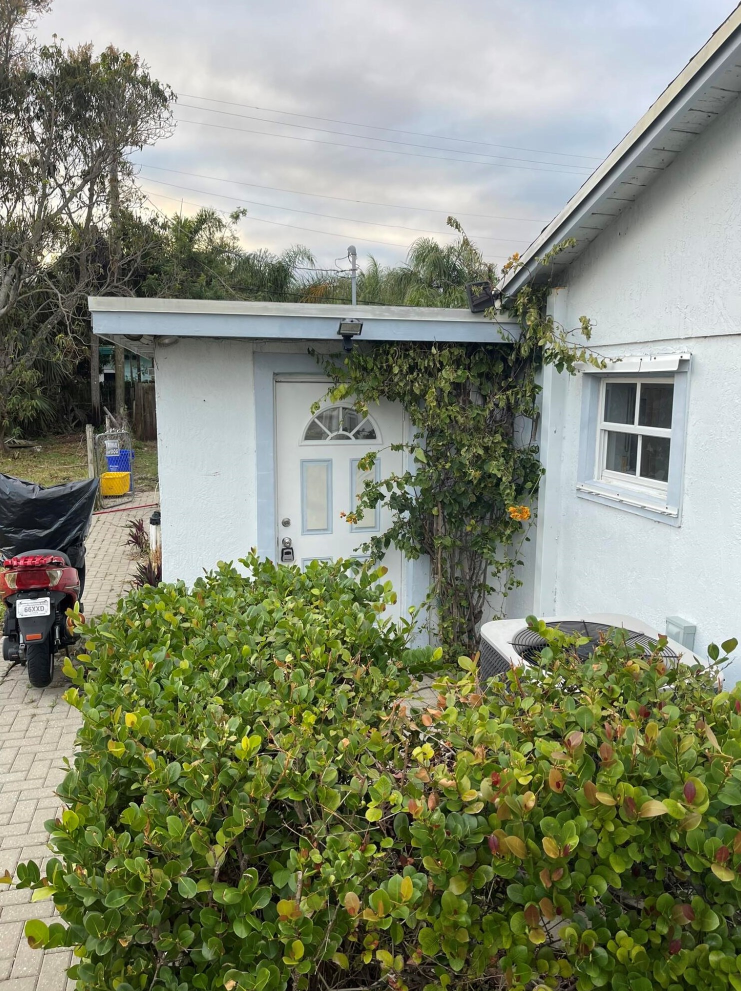 7927 Coral St, Lake Worth FL  33462-6103 exterior