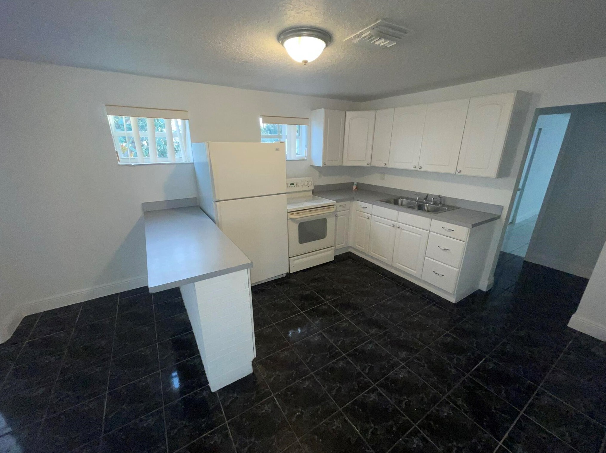 7927 Coral St, Lake Worth FL  33462-6103 exterior