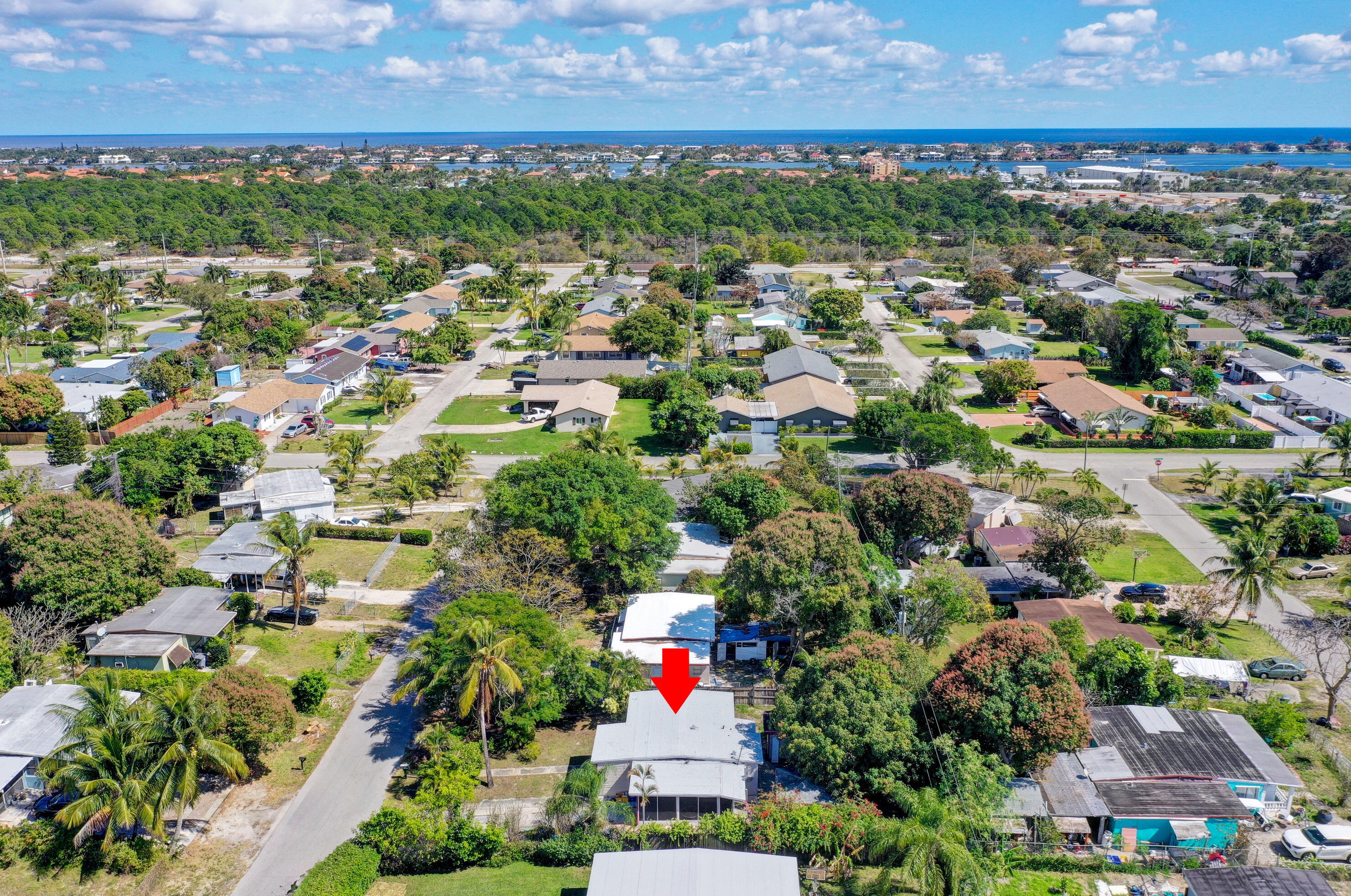 560 Oleander Rd, Lake Worth FL  33462-5944 exterior