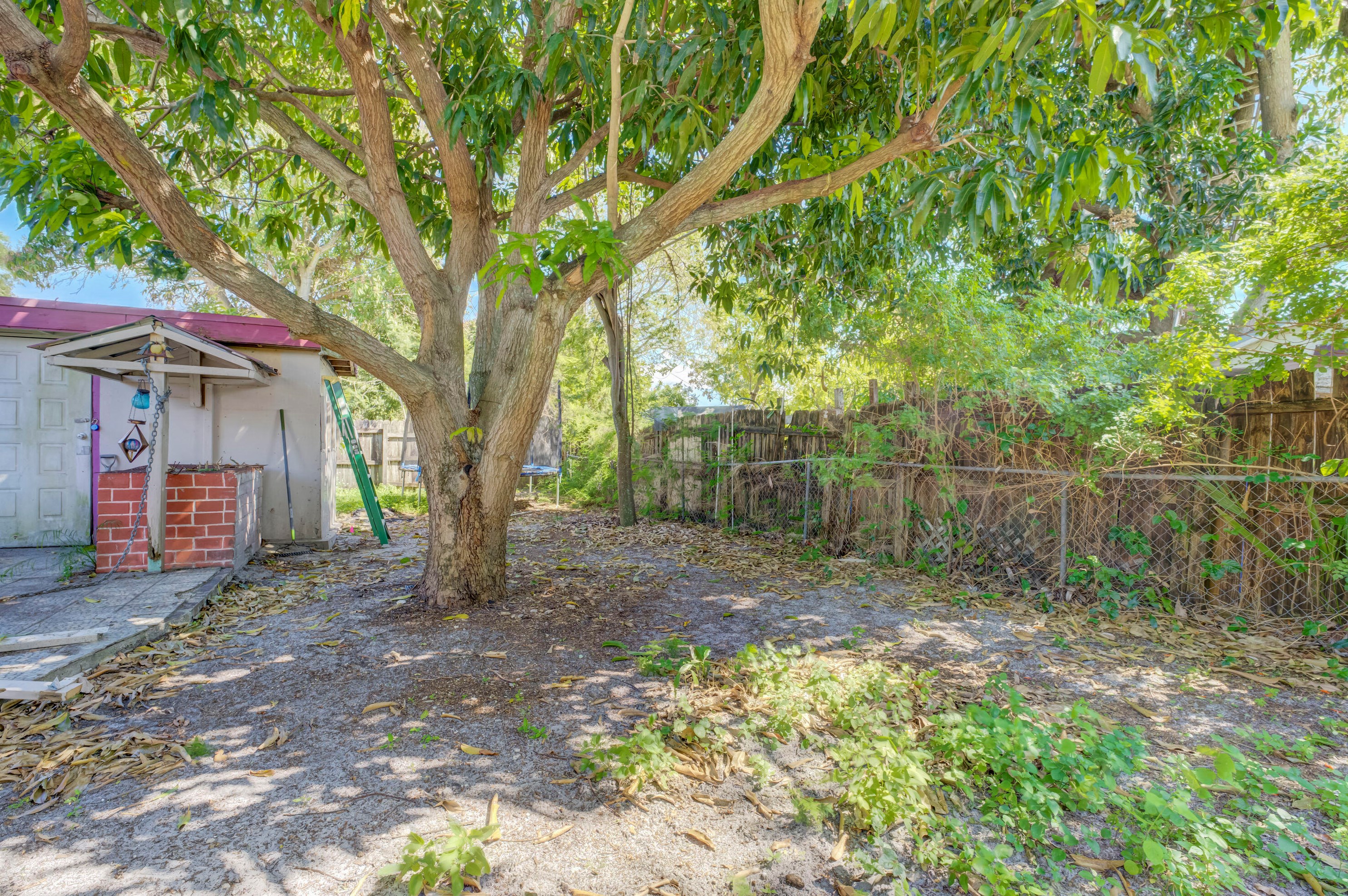 560 Oleander Rd, Lake Worth FL  33462-5944 exterior