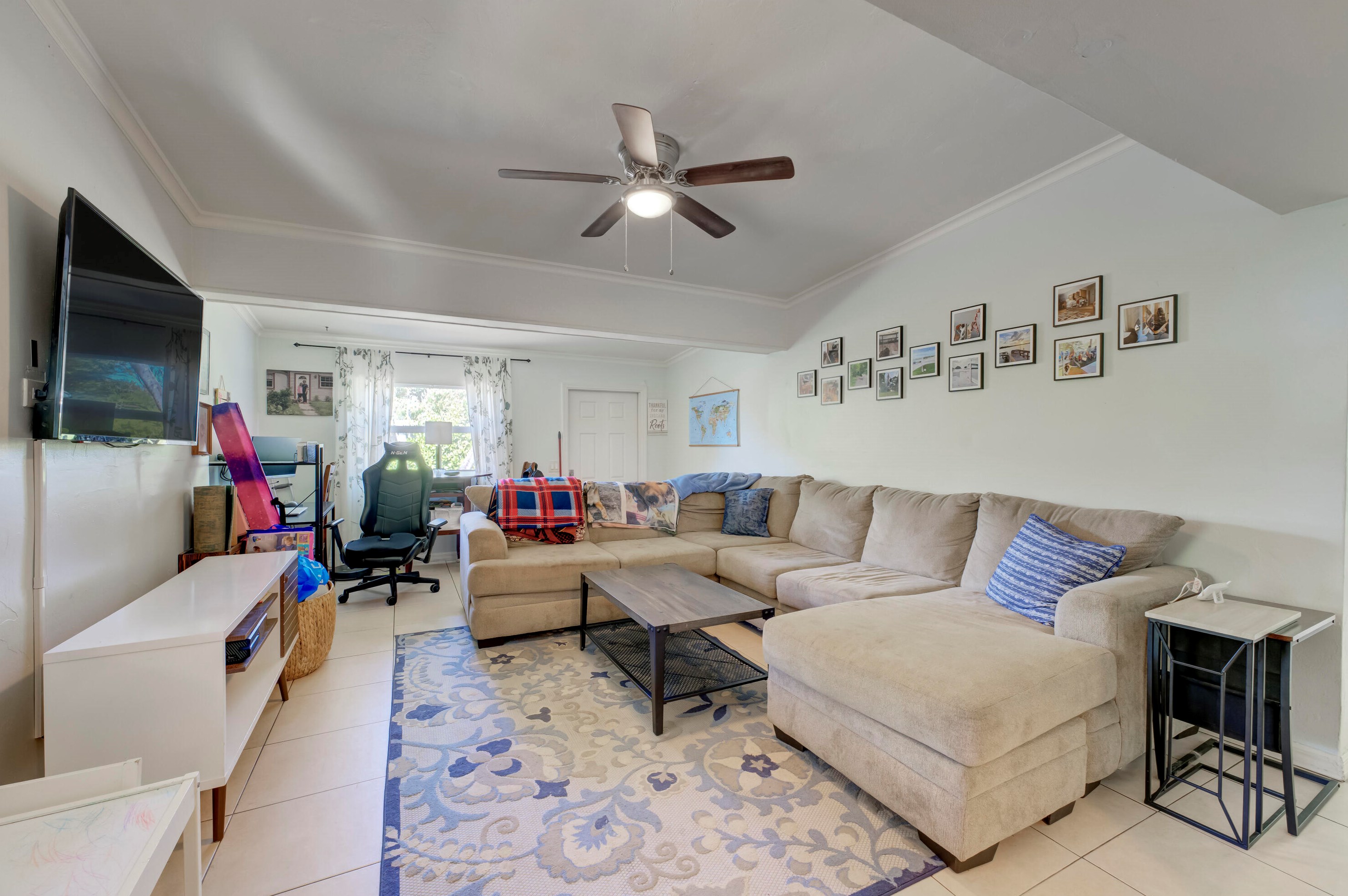 560 Oleander Rd, Lake Worth FL  33462-5944 exterior