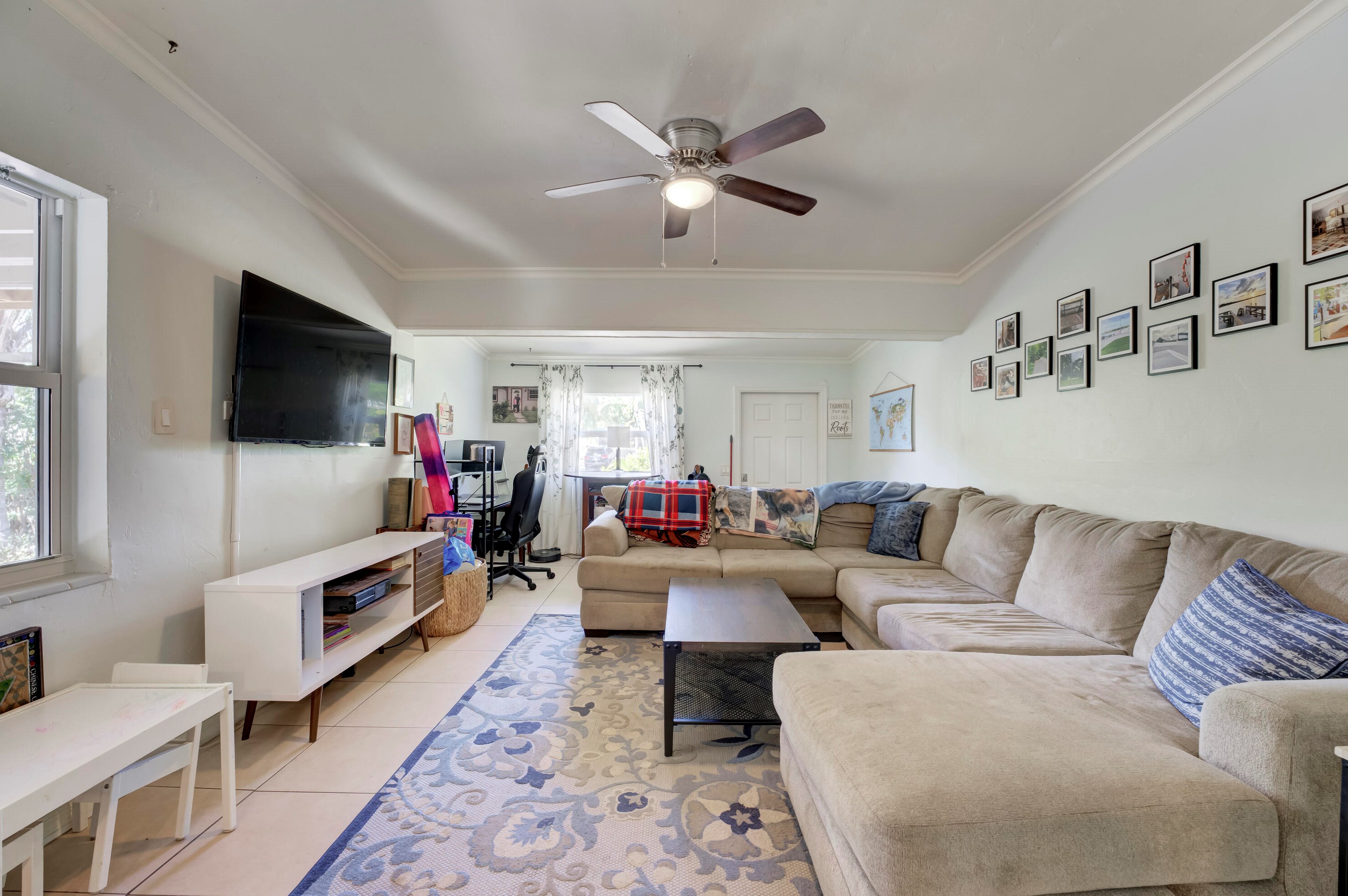 560 Oleander Rd, Lake Worth FL  33462-5944 exterior