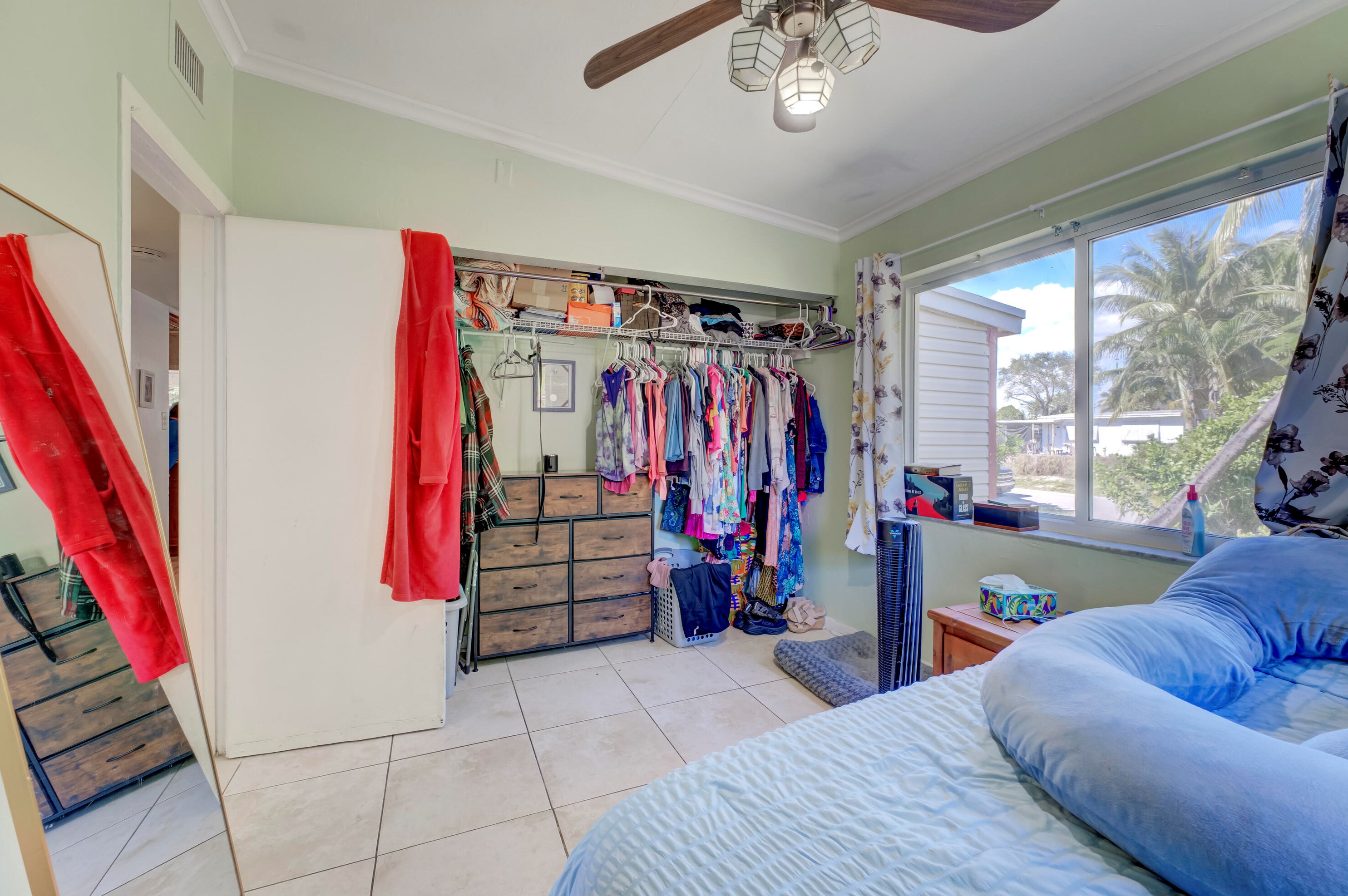 560 Oleander Rd, Lake Worth FL  33462-5944 exterior