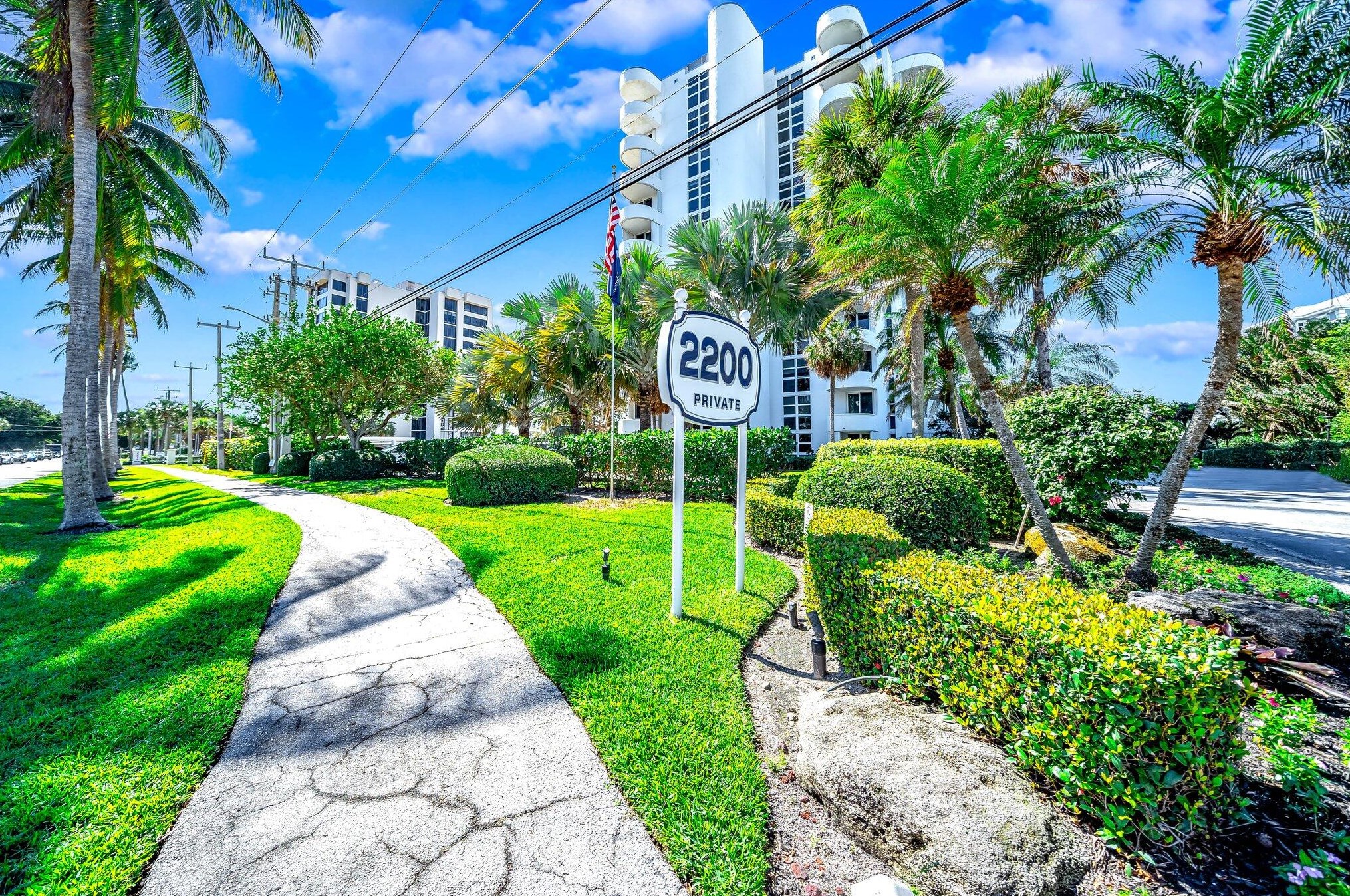2200 Ocean Blvd, Delray Beach FL  33483-6492 exterior