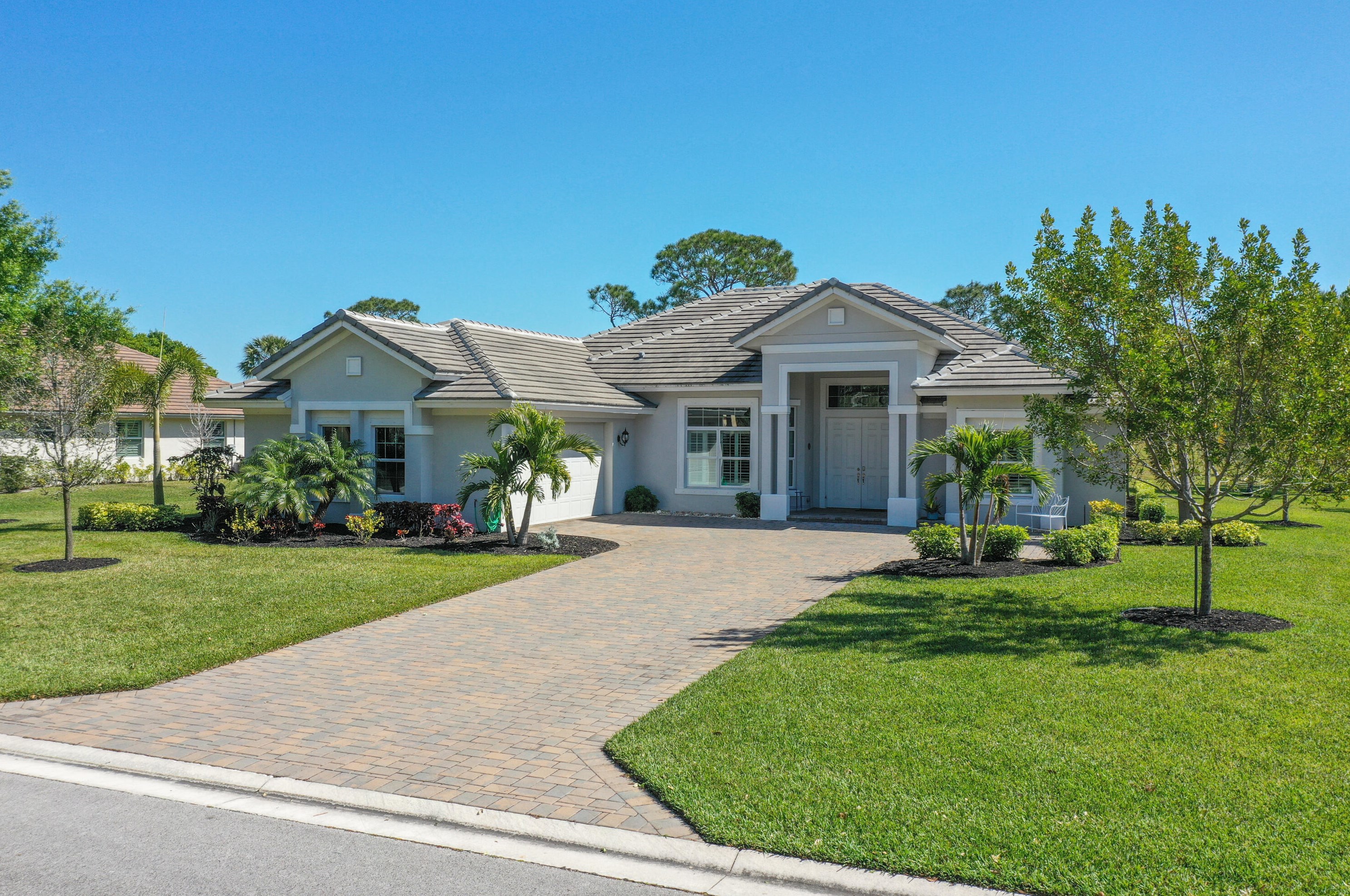 2982 Bent Pine Dr, Fort Pierce, FL 34951-2924
