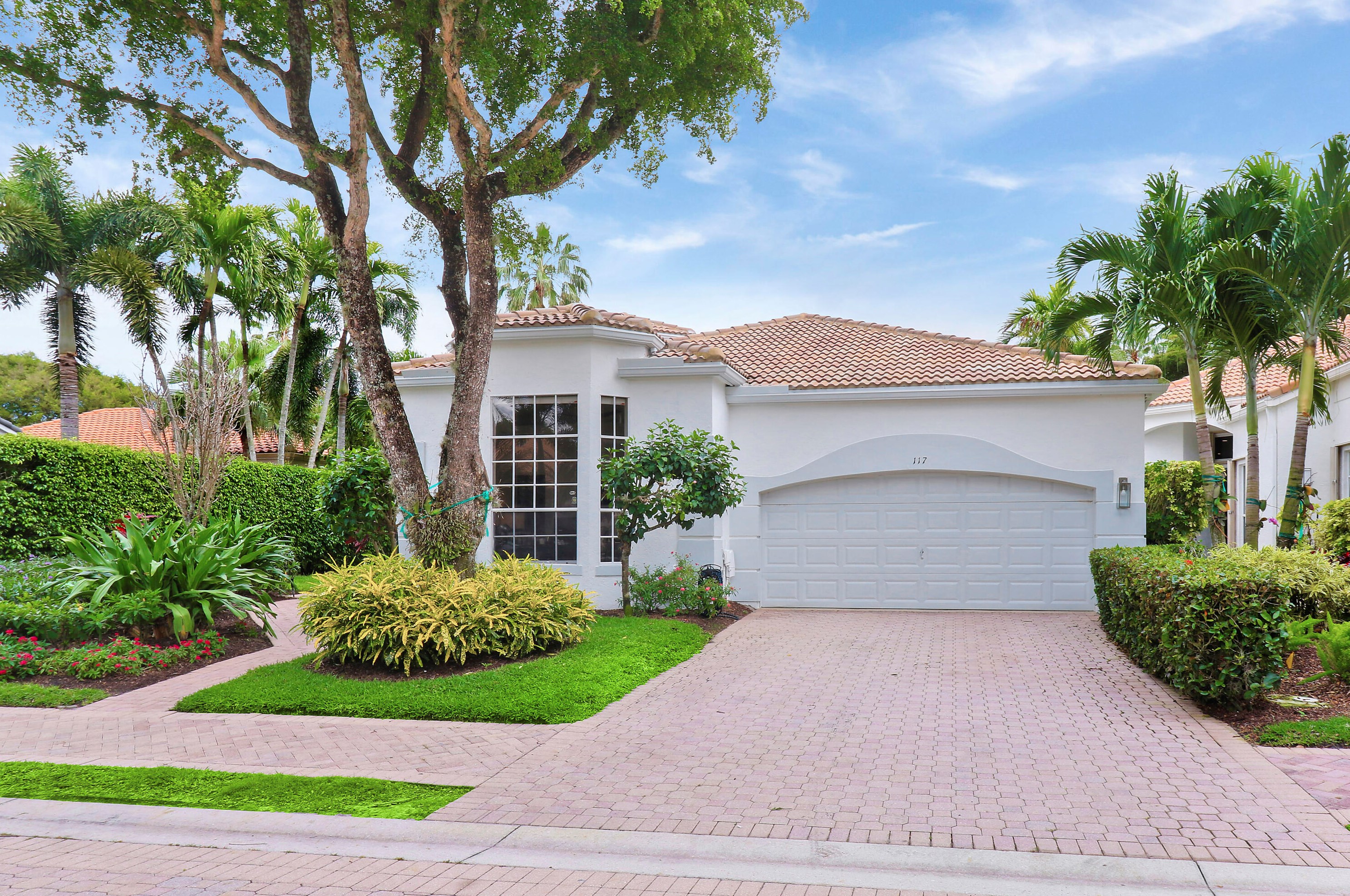 117 Sunset Bay Dr, West Palm Beach, FL 33418-4588