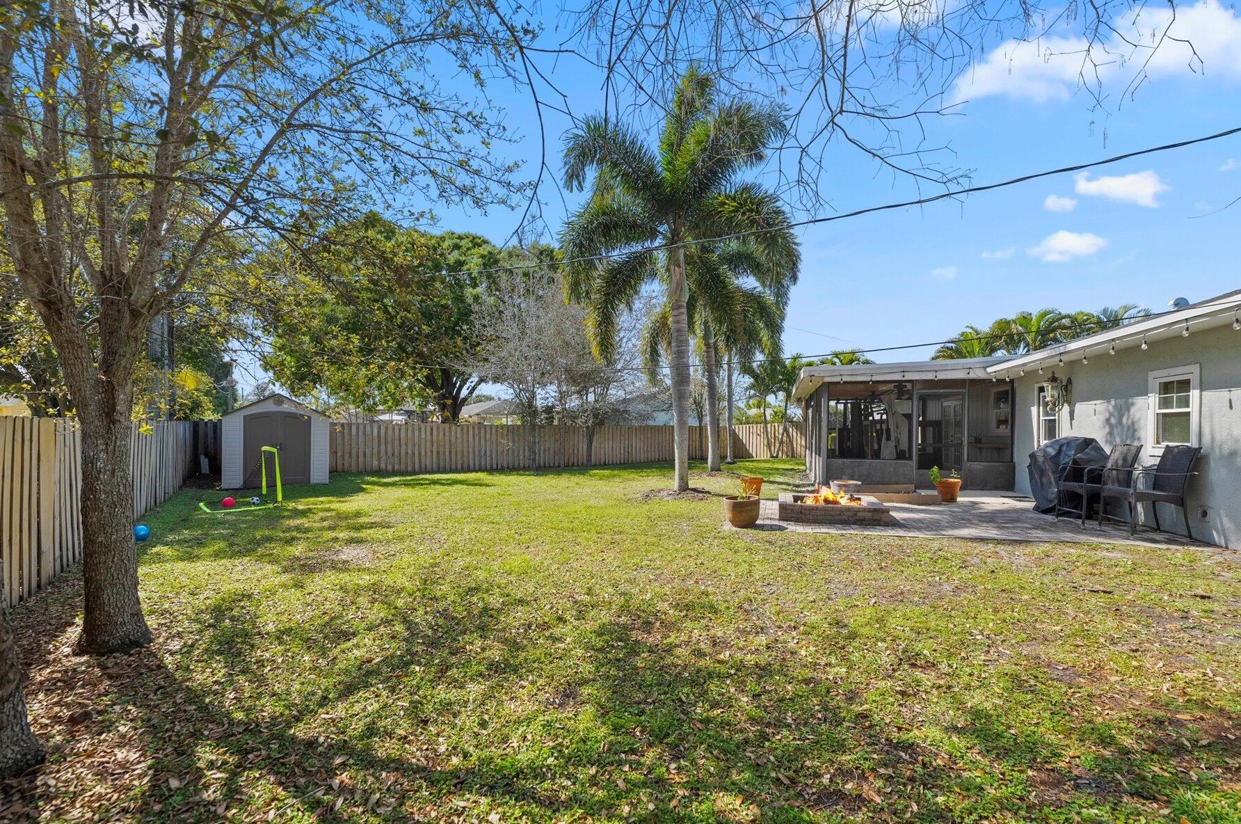 1842 Burlington St, Fort Pierce FL  34984-3581 exterior