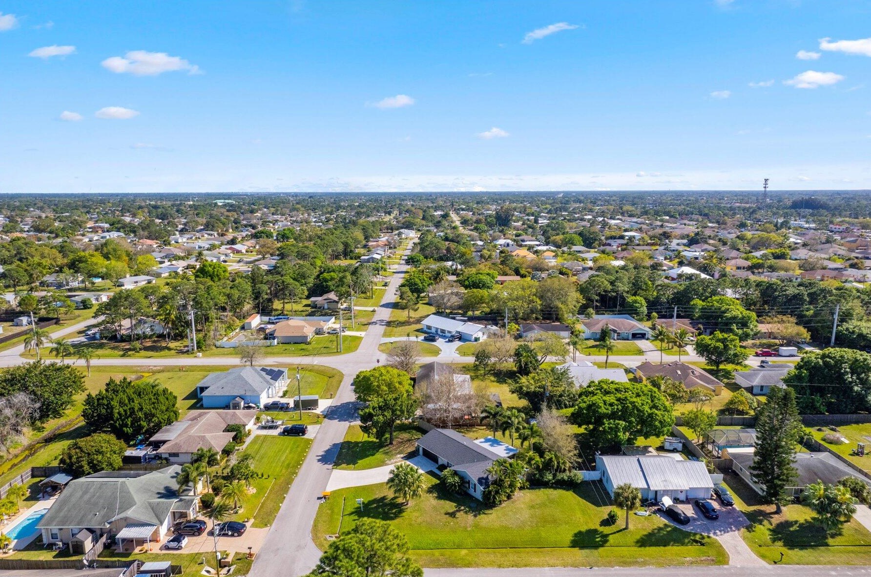 1842 Burlington St, Fort Pierce FL  34984-3581 exterior
