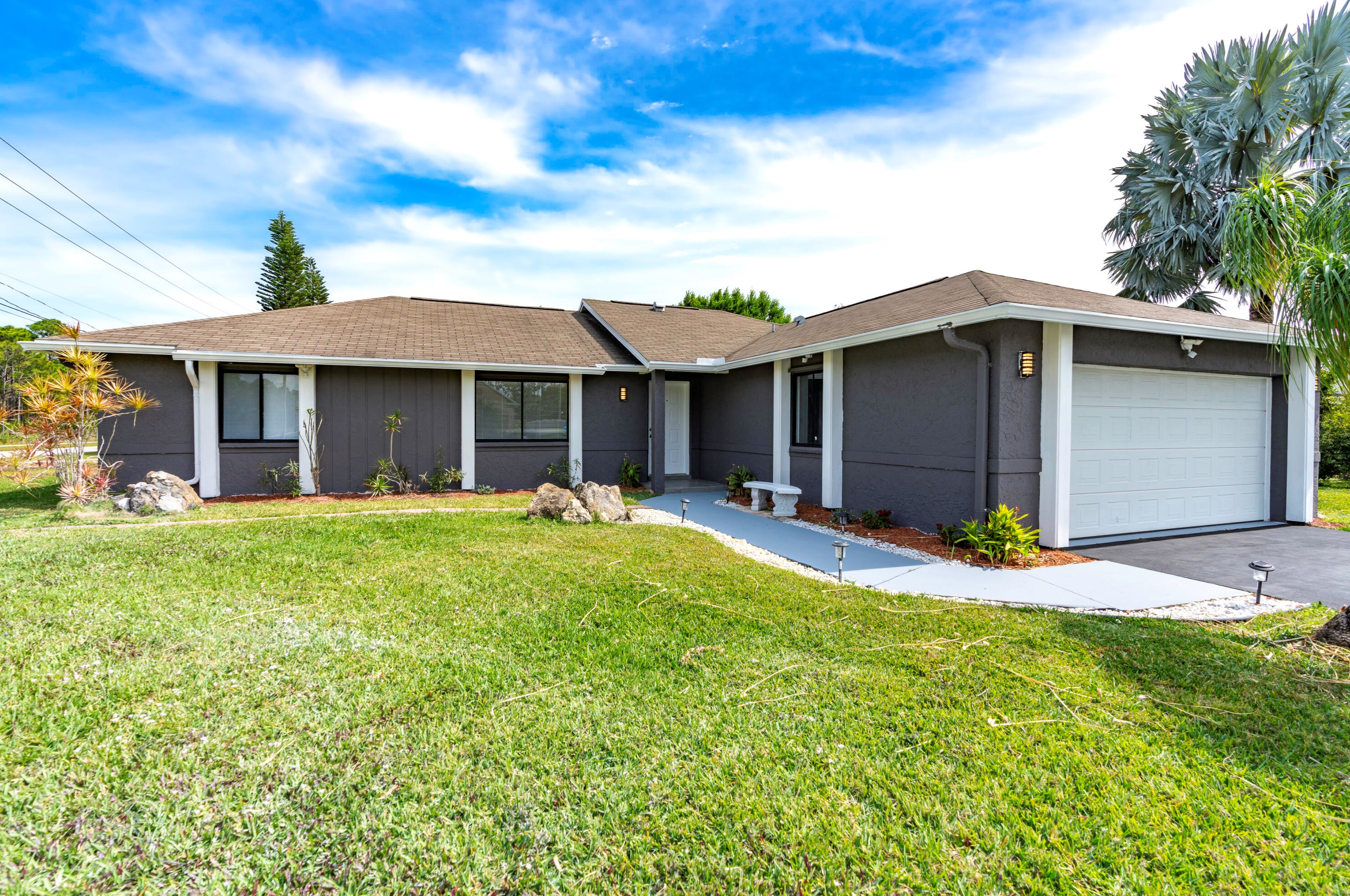 1501 Flintlock Rd, Fort Pierce, FL 34952-6521