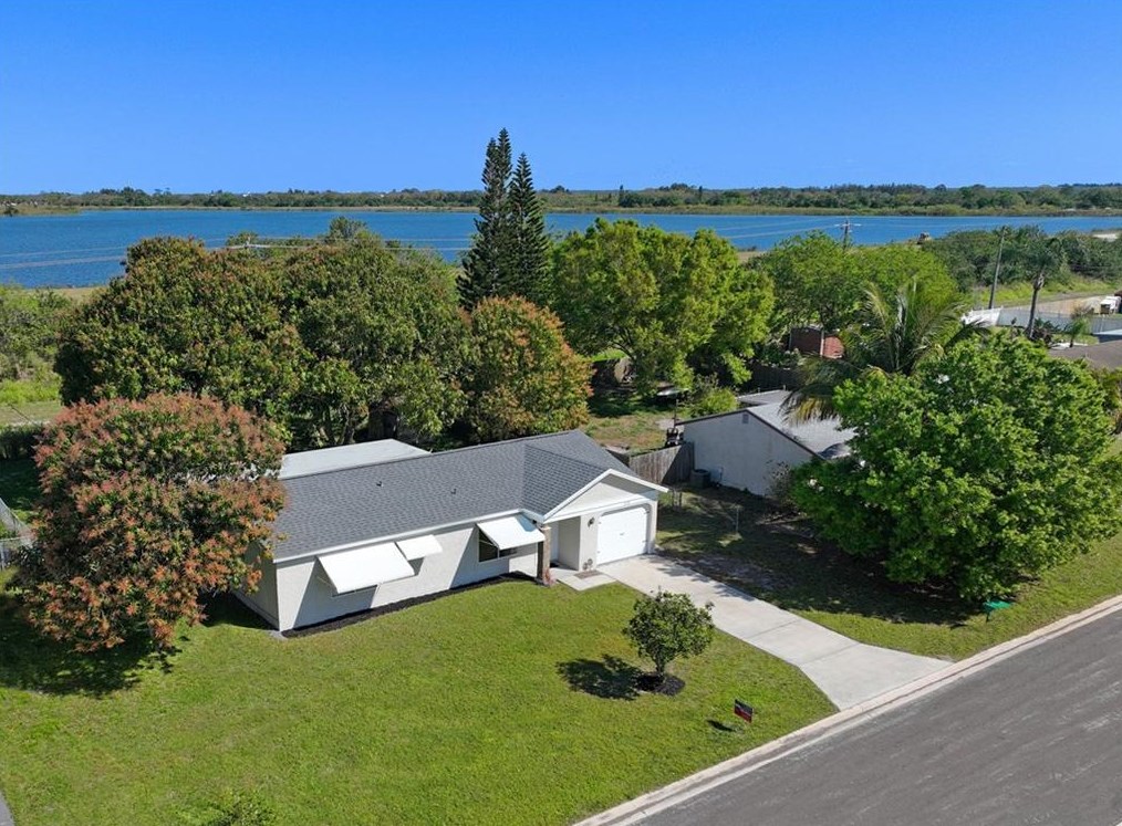 120 Mabry St, Sebastian, FL 32958-5725
