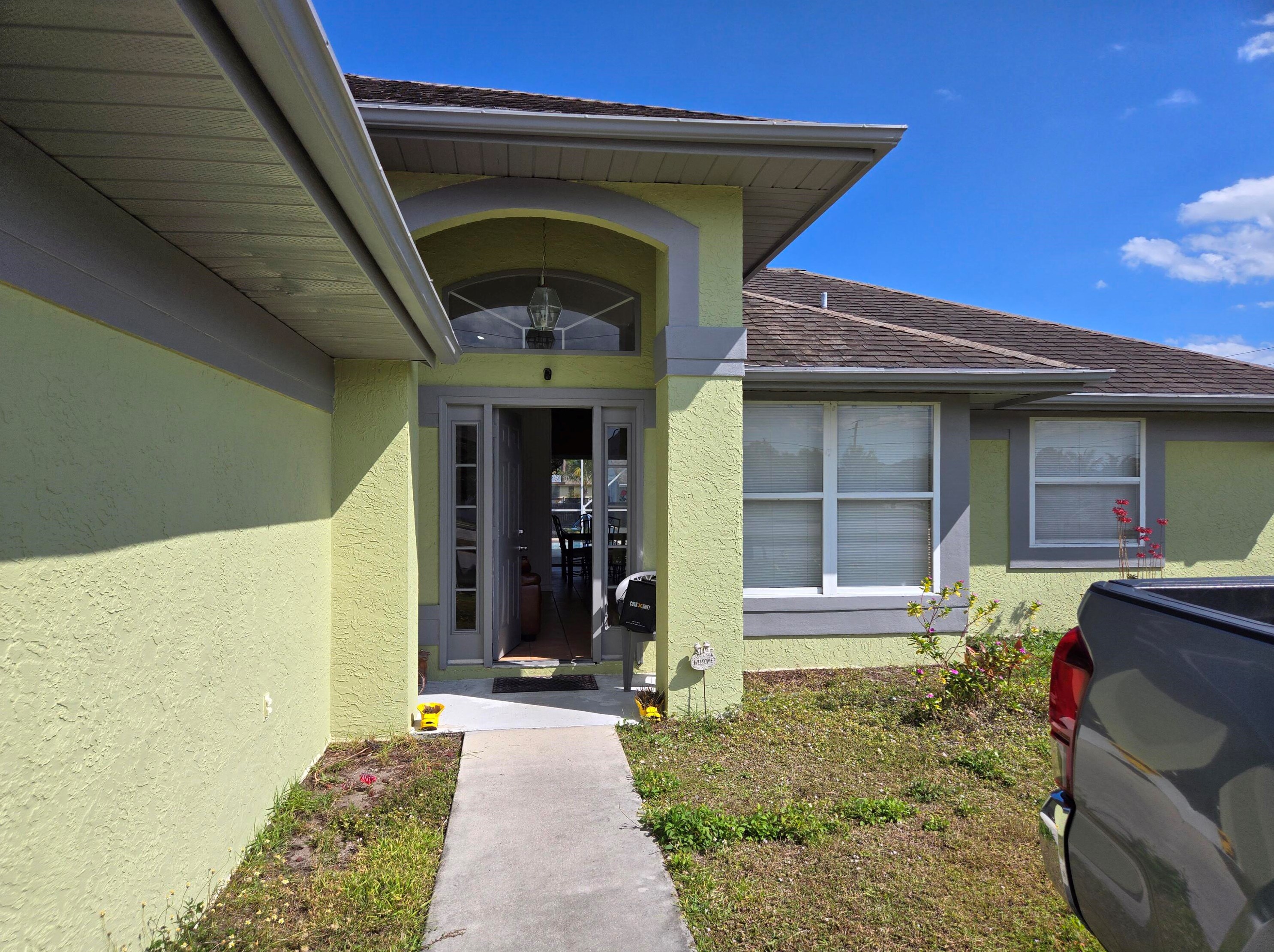 1591 Airoso Blvd, Fort Pierce, FL 34983-3003