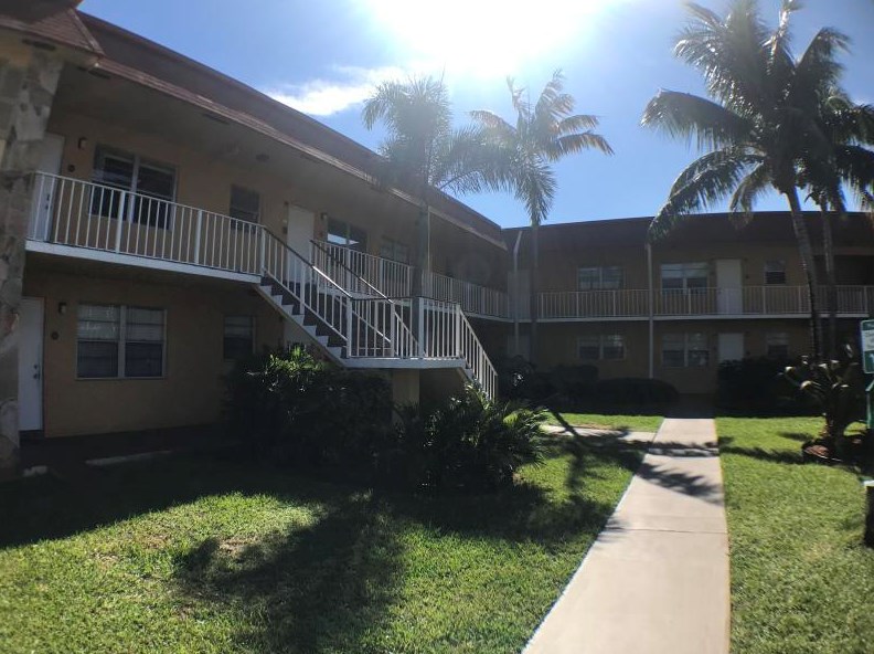 220 Croton Ave #201, Lake Worth, FL 33462