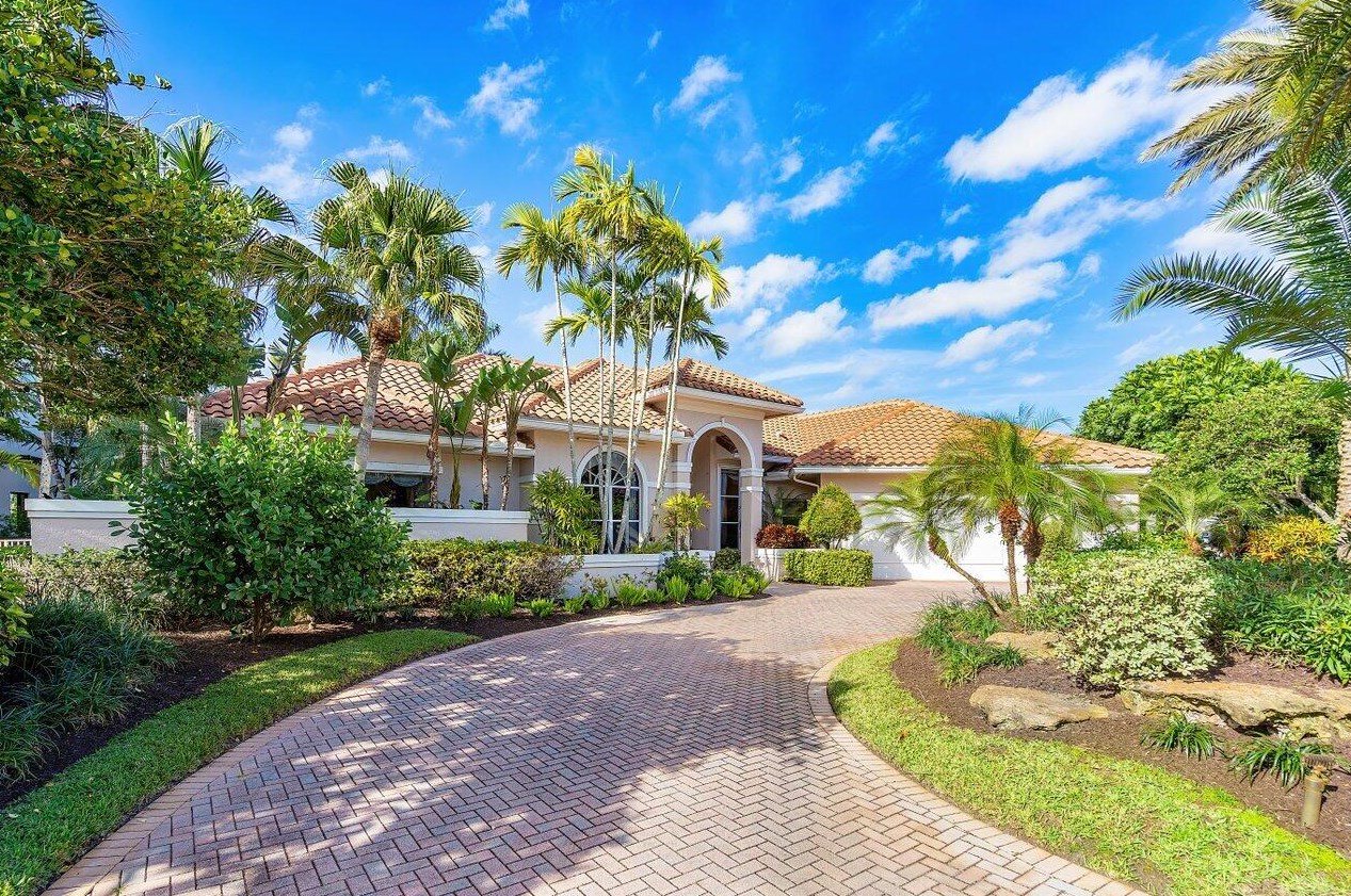 17245 Courtland Ln, Boca Raton, FL 33496-5933
