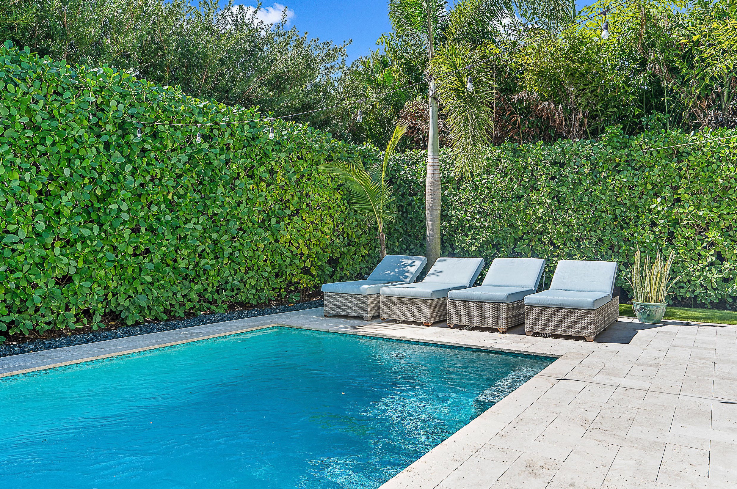 345 Kingfisher Dr, Jupiter FL 33458-8351 exterior